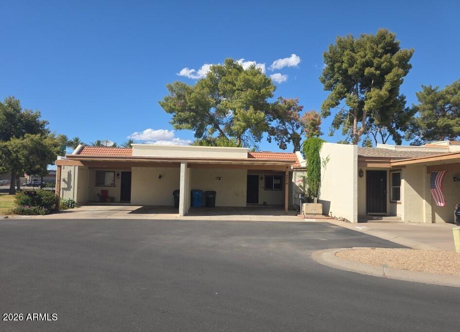 2518 W RUE DE LAMOUR Avenue