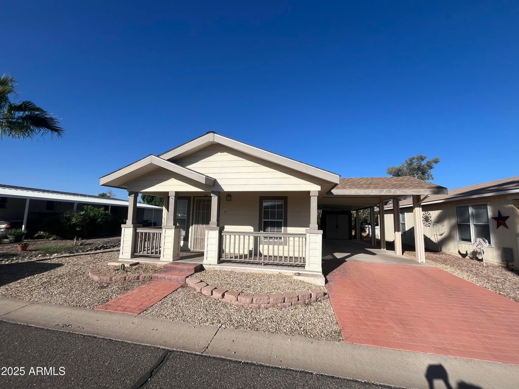 Photo of 10960 N 67th Avenue #118, Glendale, AZ 85304 (MLS # 6929410)