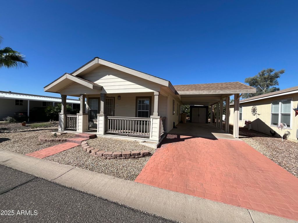 Photo of 10960 N 67th Avenue #118, Glendale, AZ 85304 (MLS # 6929410)