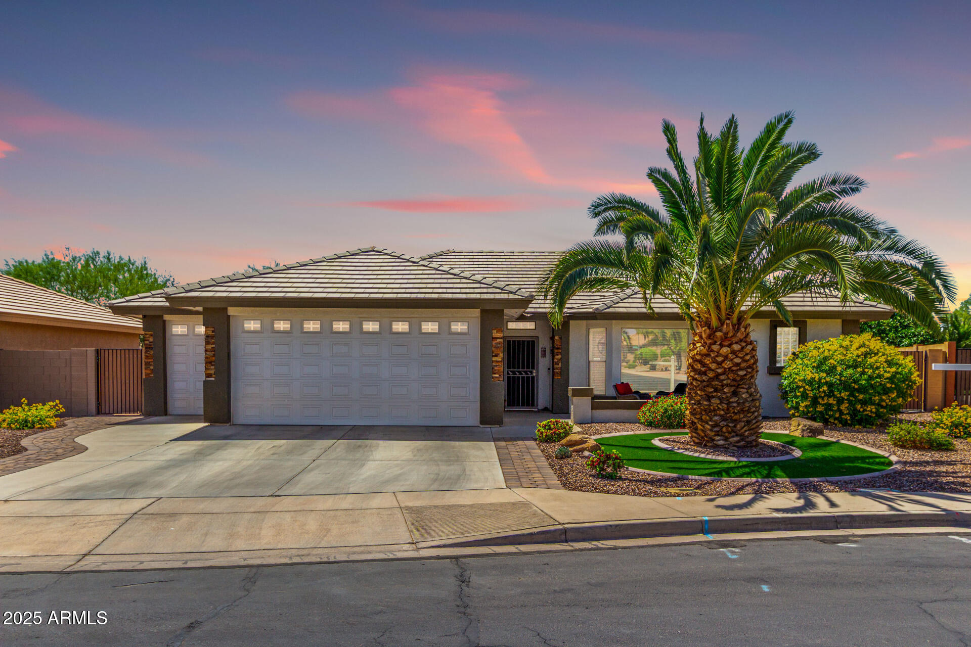 2910 S Olivewood --
