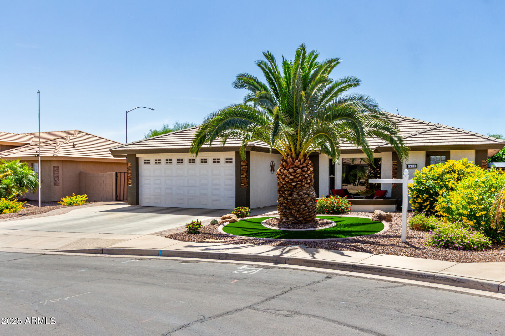 2910 S Olivewood --