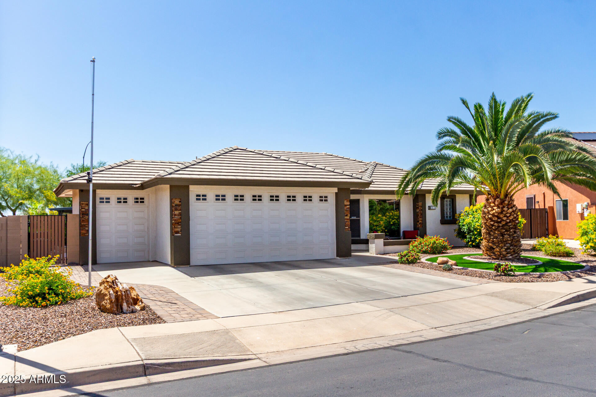 2910 S Olivewood --