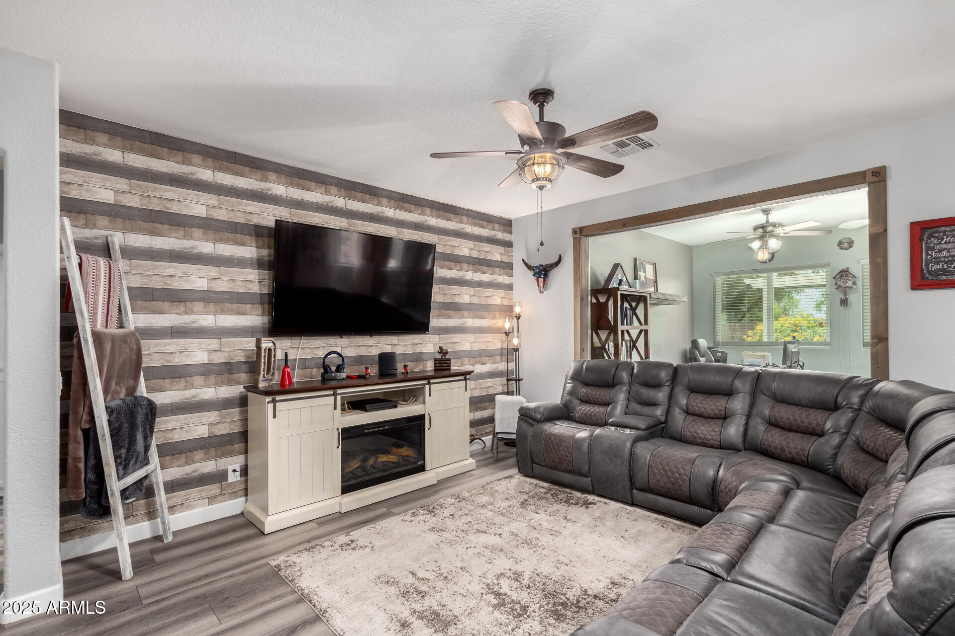 2910 S Olivewood --