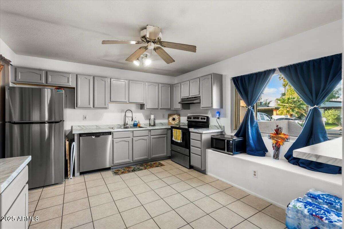 10519 W HEATHERBRAE Drive