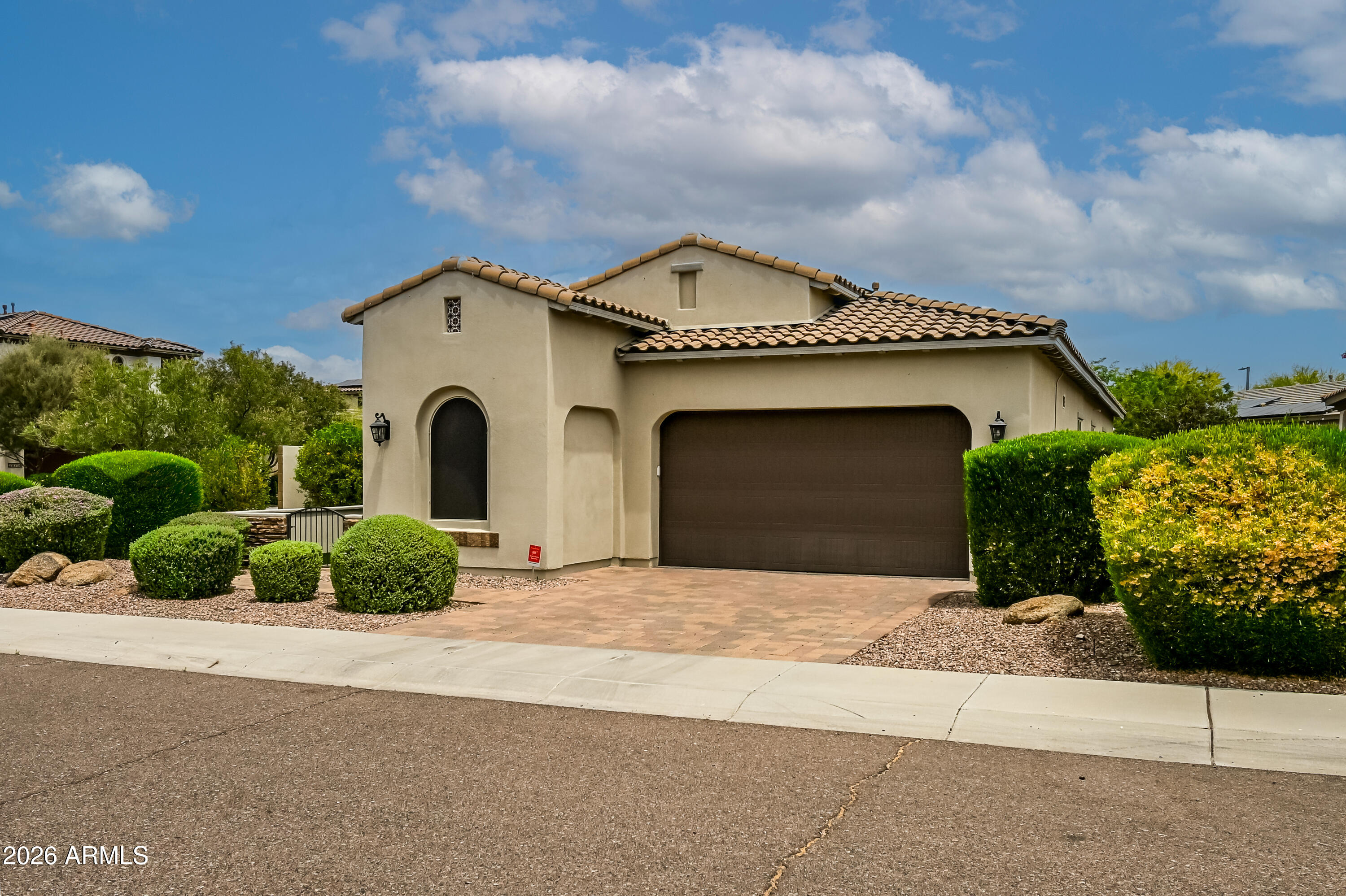 2342 W Duane Lane