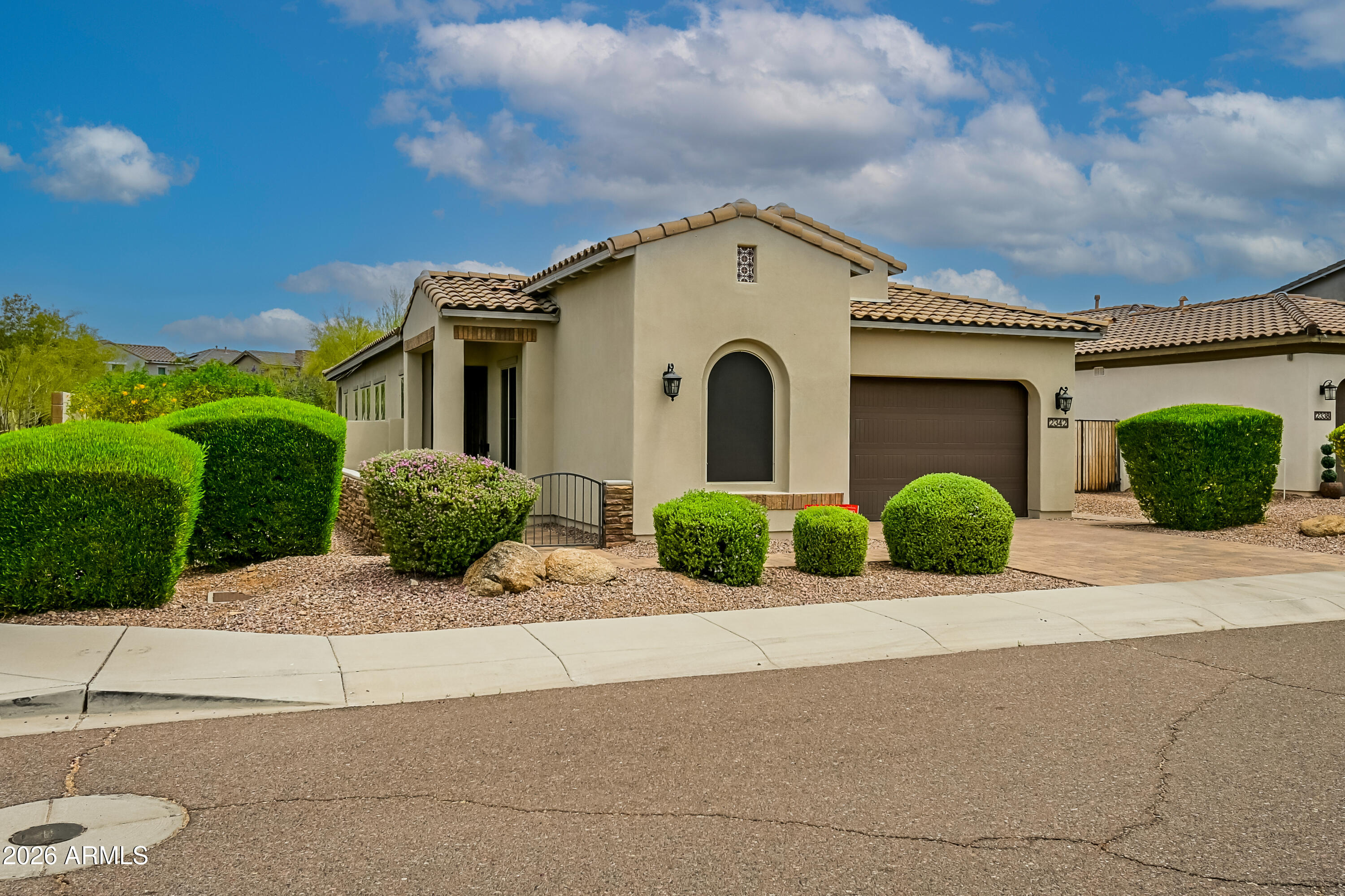 2342 W Duane Lane