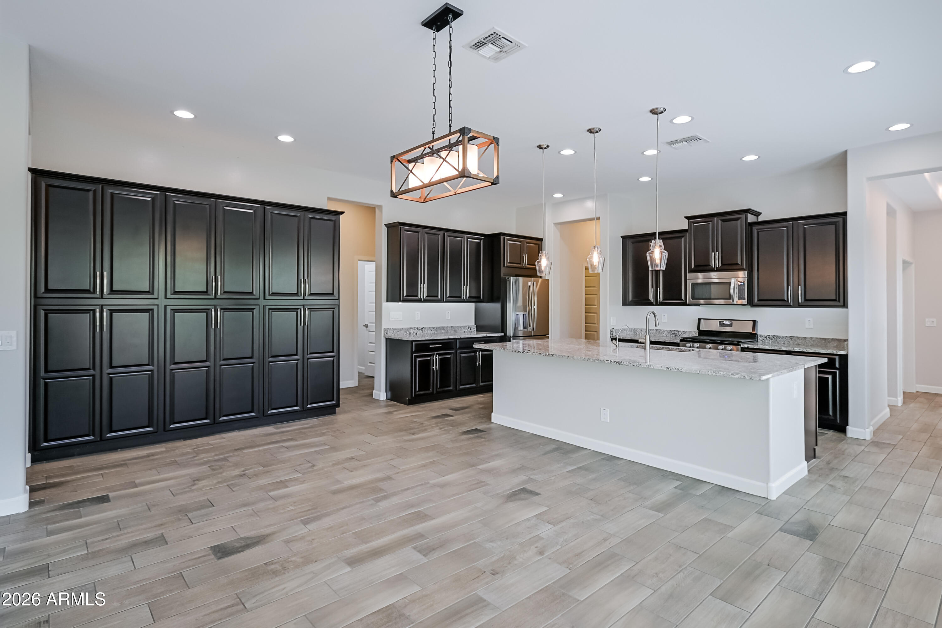 2342 W Duane Lane