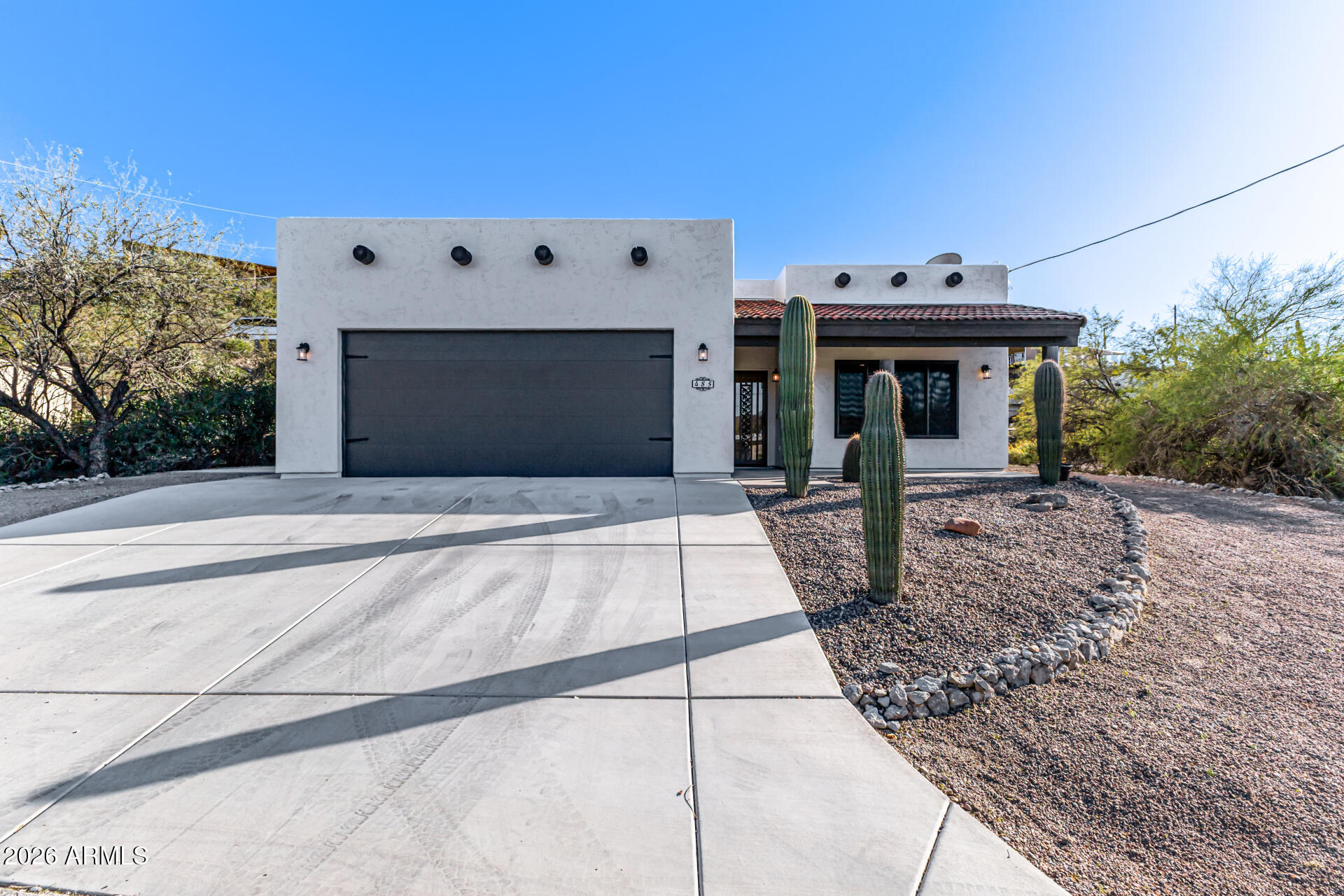 485 E QUEEN CREEK Drive