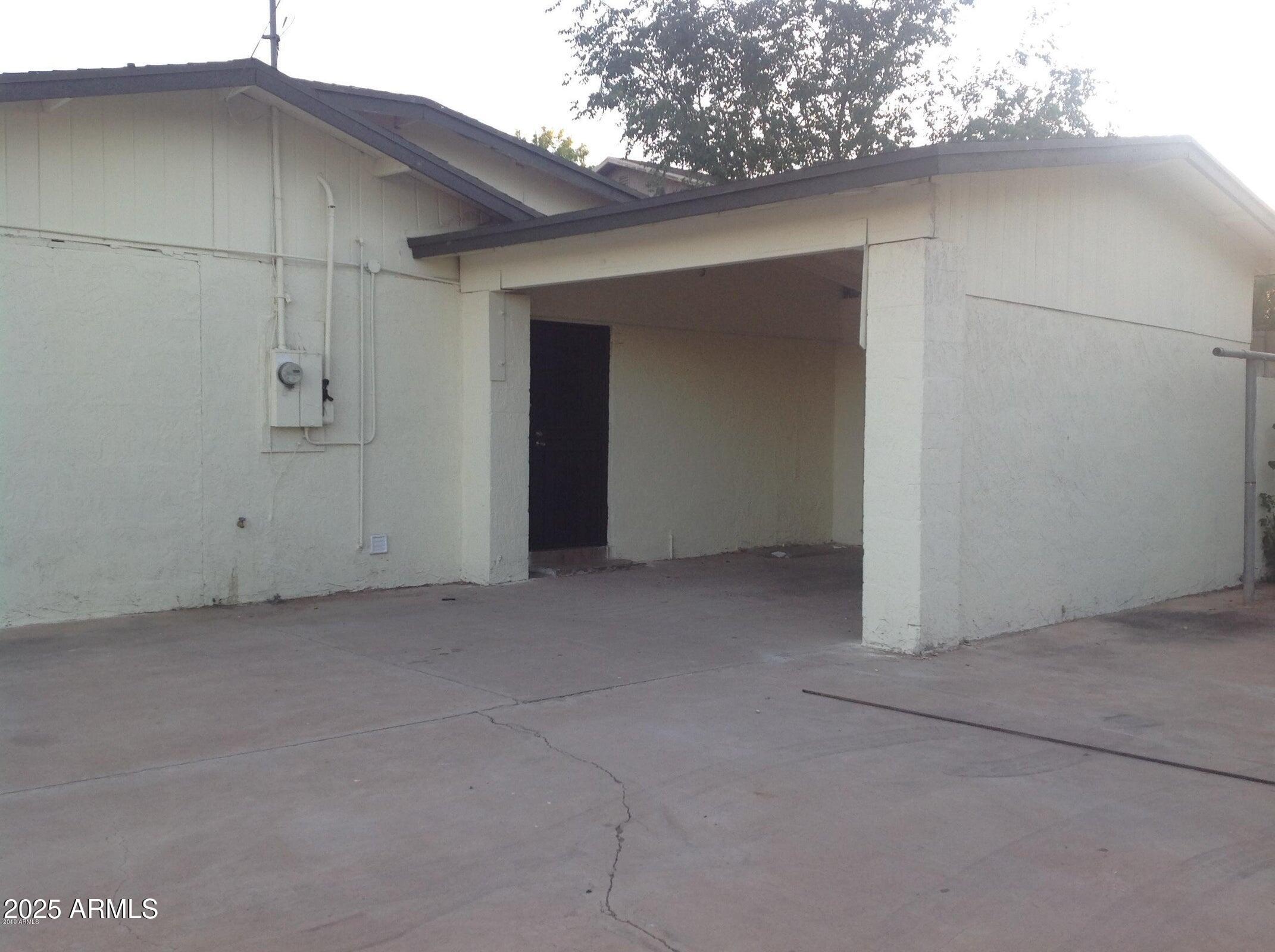 208 W PIRTLE Avenue