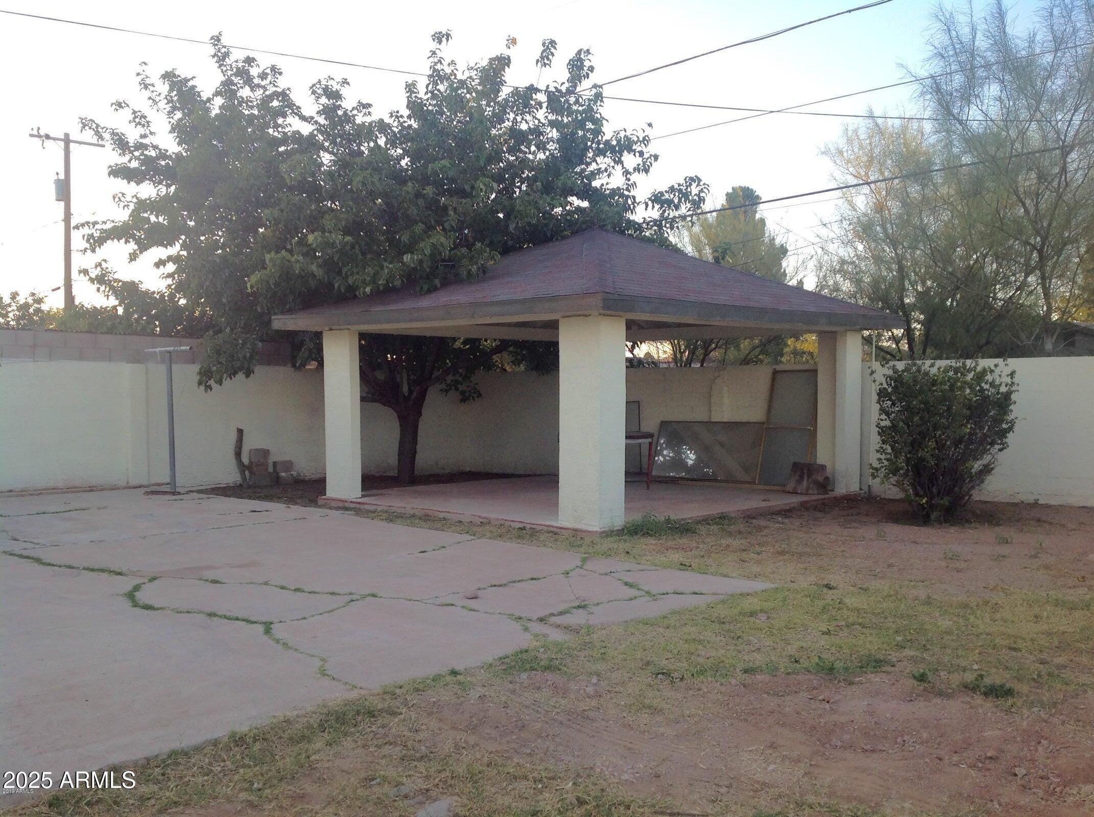 208 W PIRTLE Avenue