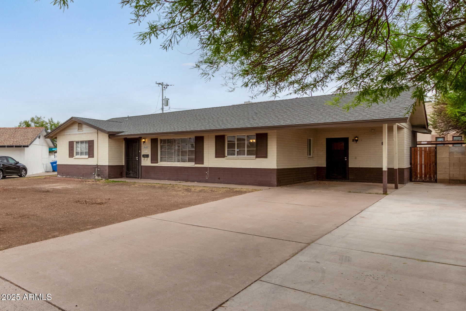 2022 E MULBERRY Drive