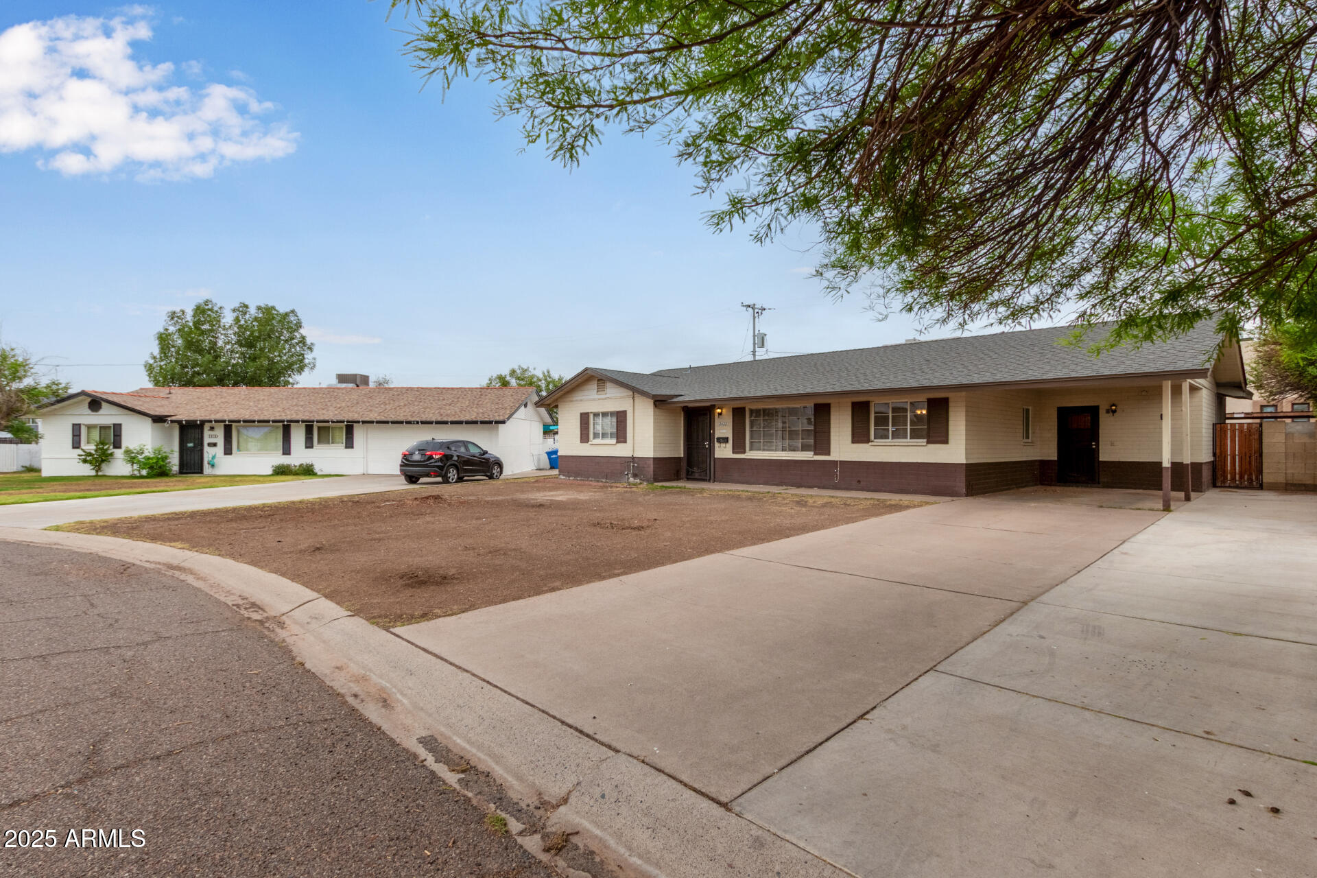 2022 E MULBERRY Drive