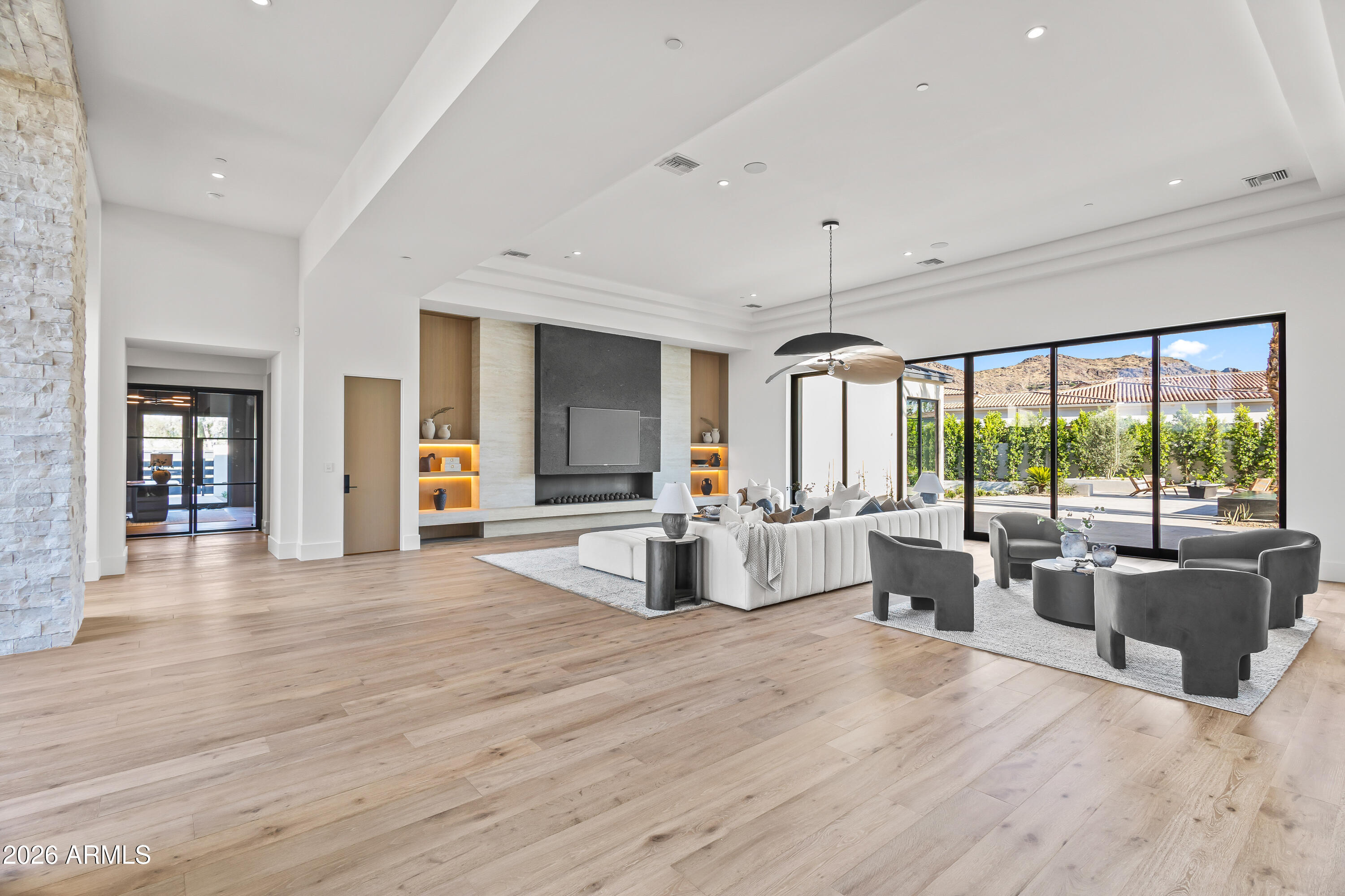 5225 E MOCKINGBIRD Lane