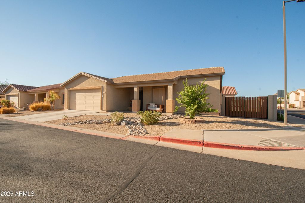 Photo of 2218 E Mohave Lane, Apache Junction, AZ 85119 (MLS # 6969373)