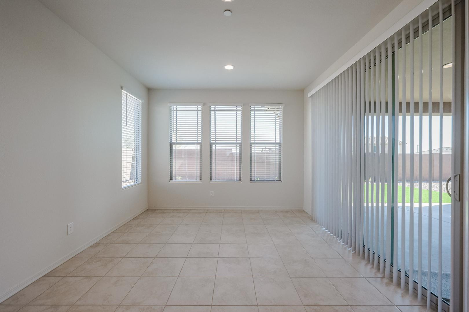 13715 W Calle De Baca