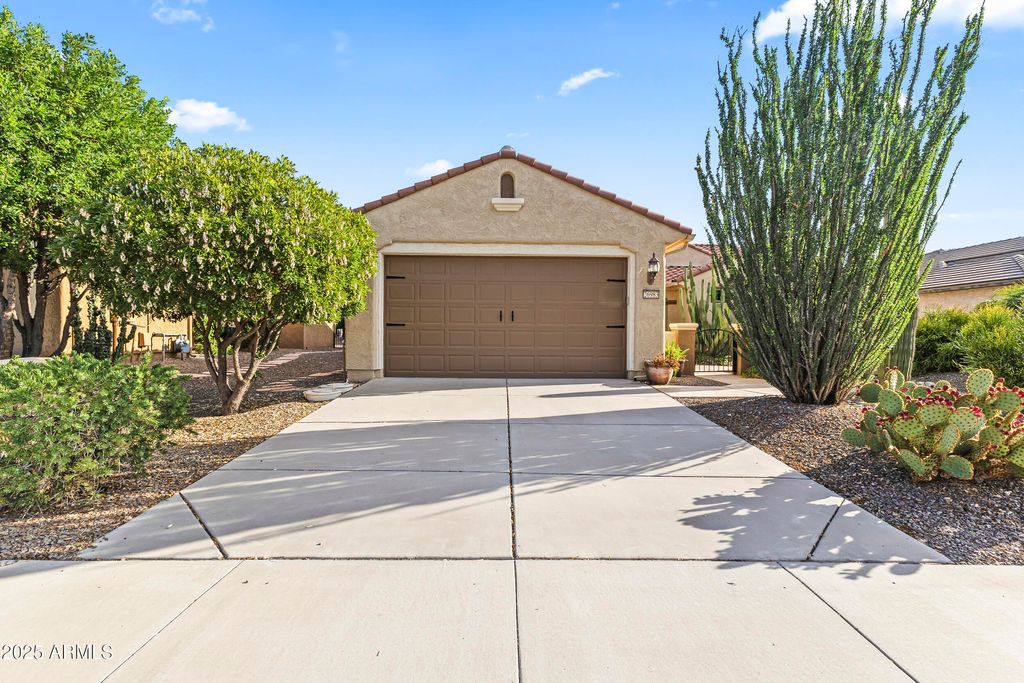 Photo of 26983 W Runion Drive, Buckeye, AZ 85396 (MLS # 6926621)