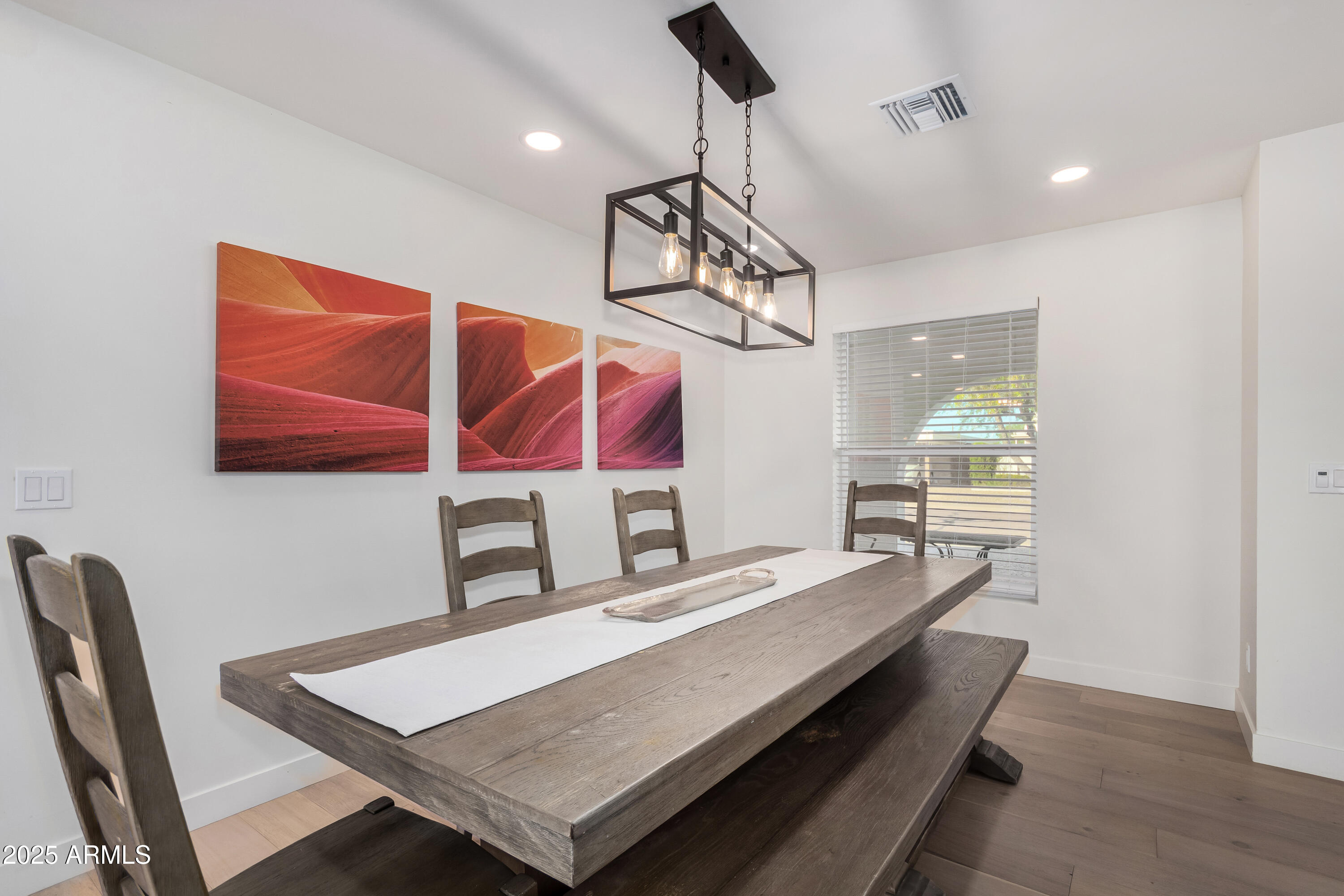 3717 E ALTADENA Avenue