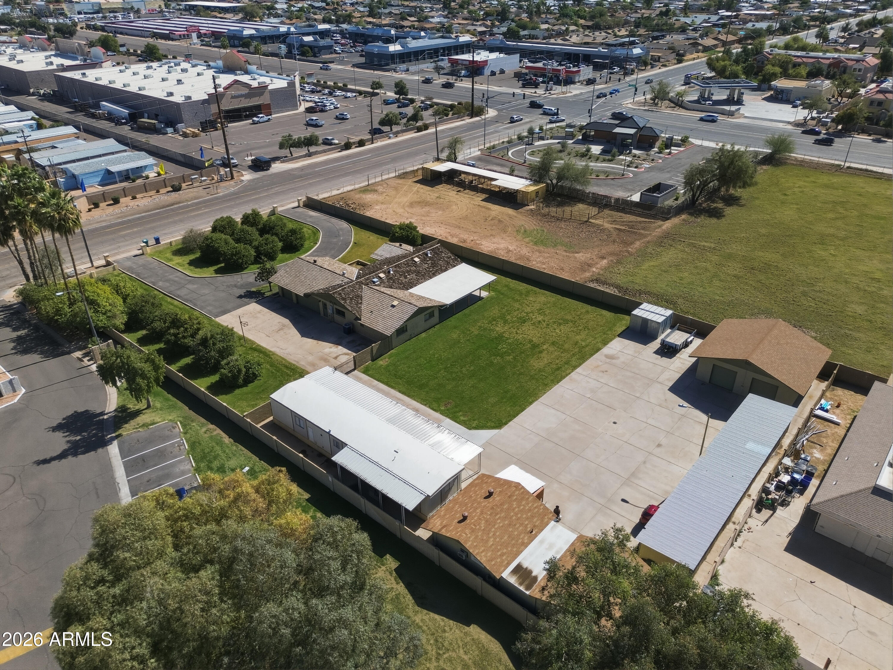 2042 N CENTER Street