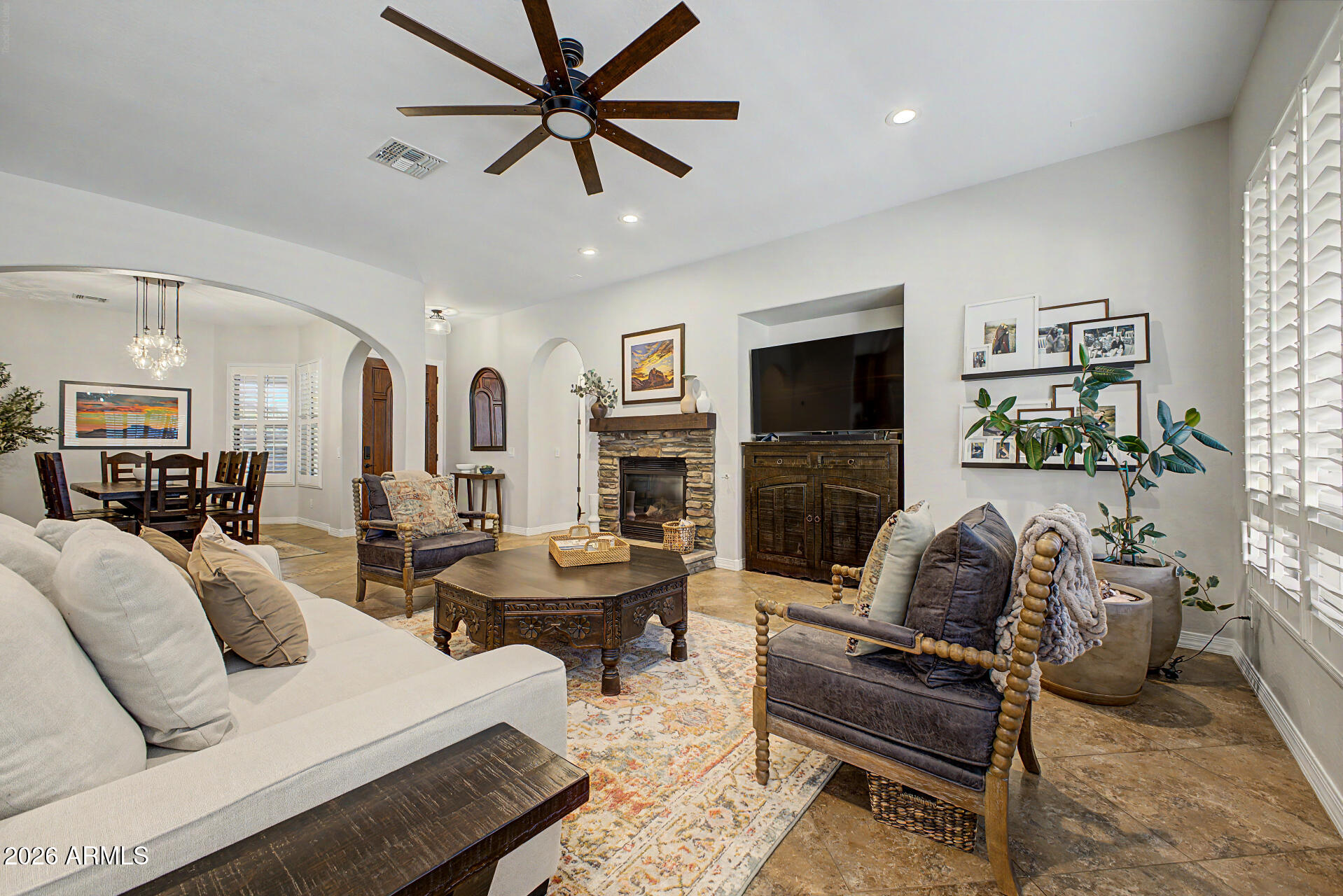 2704 W NIGHTHAWK Way