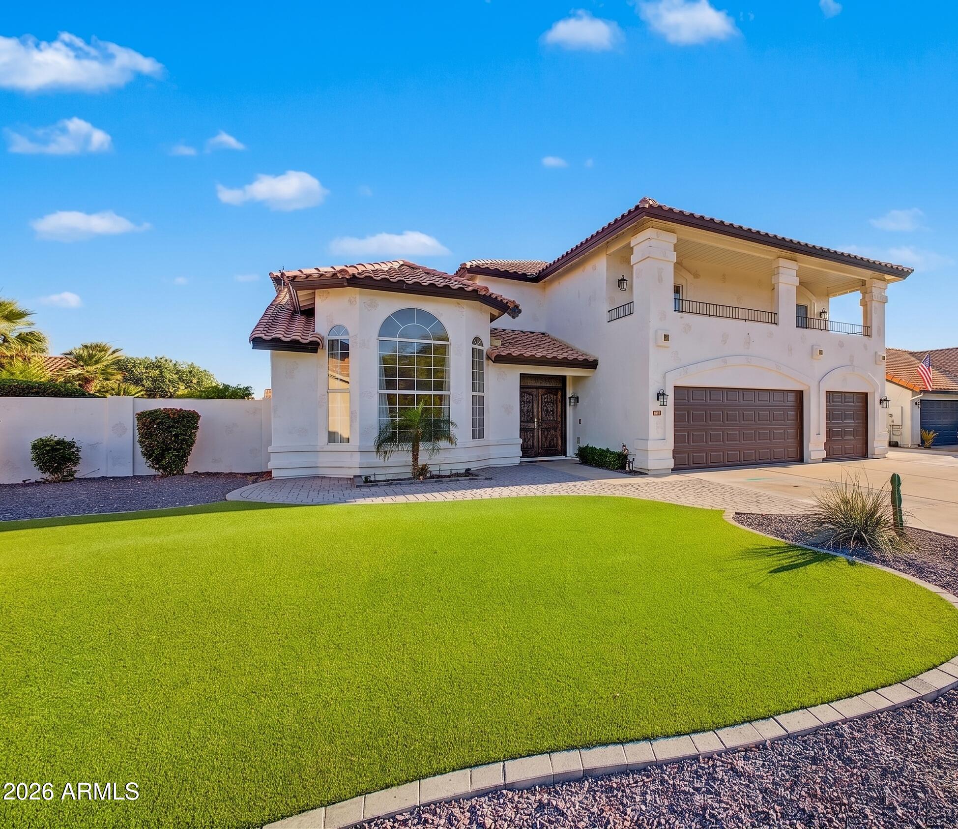 2829 E MINTON Street