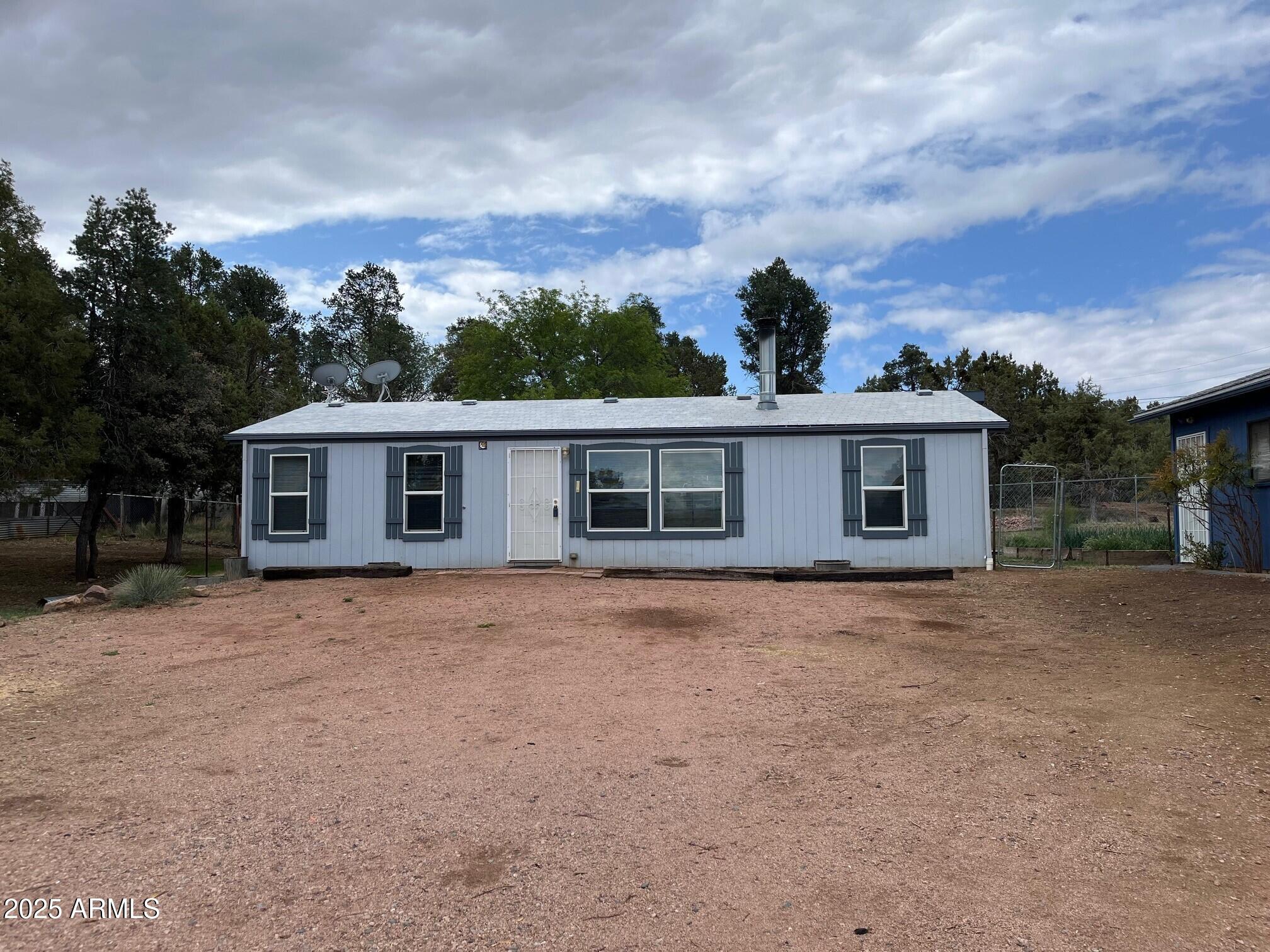 320 W Round Valley Road