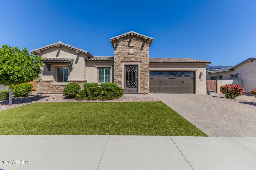 Photo of 9216 W Sands Drive, Peoria, AZ 85383 (MLS # 6994737)