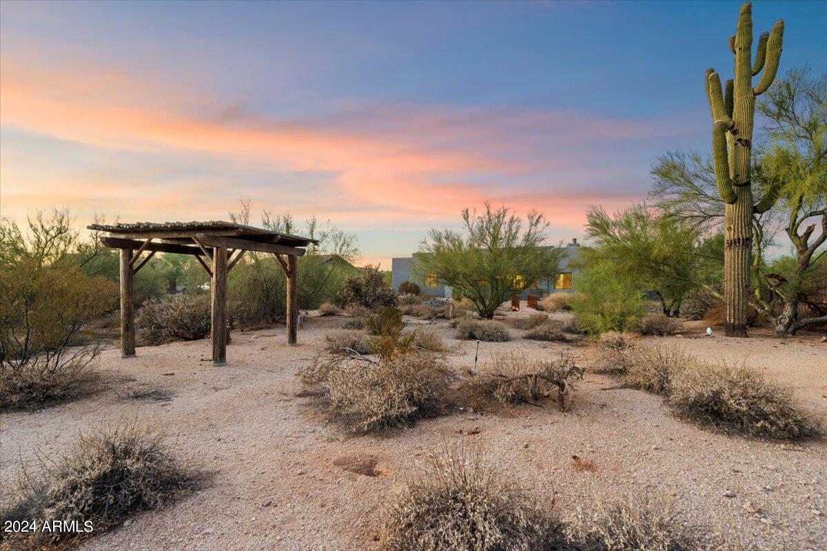 6523 E LONESOME Trail
