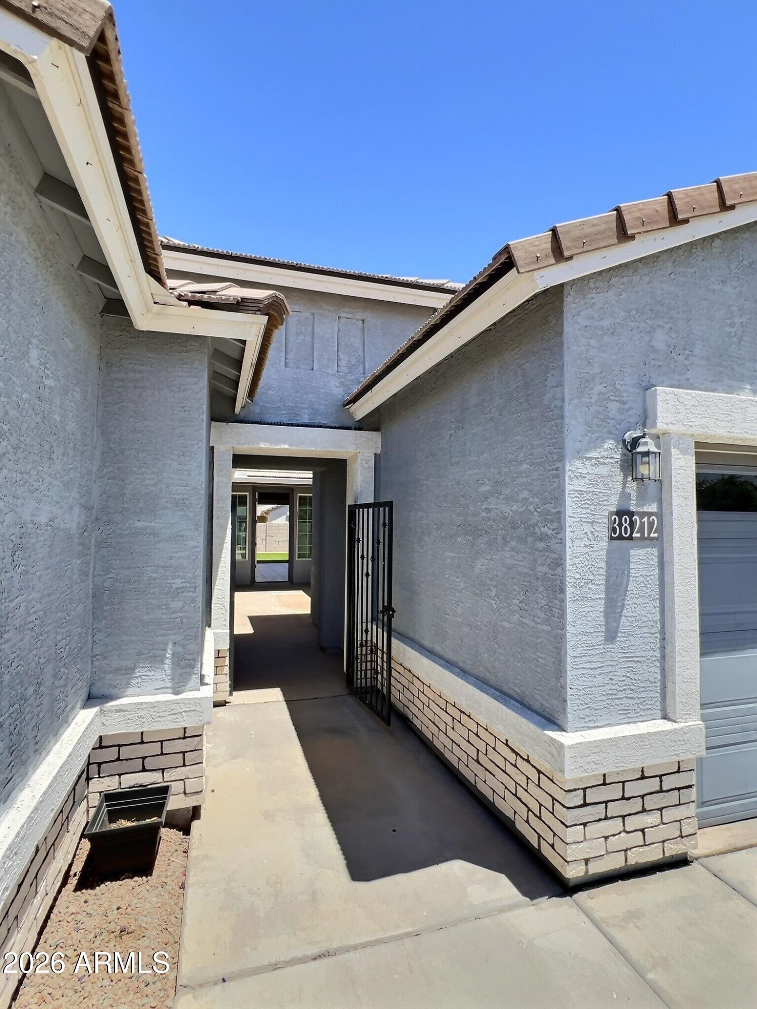 38212 W Santa Monica Avenue