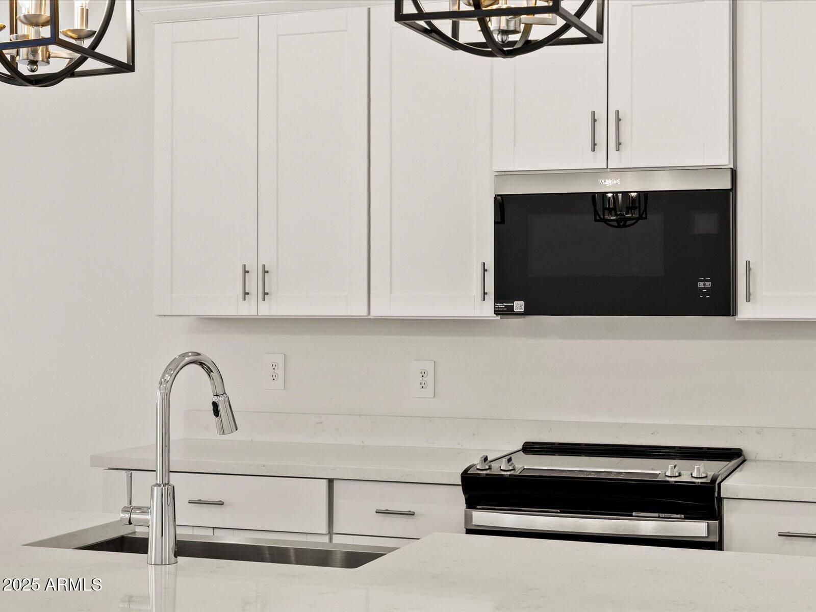 24466 W GROVE Street