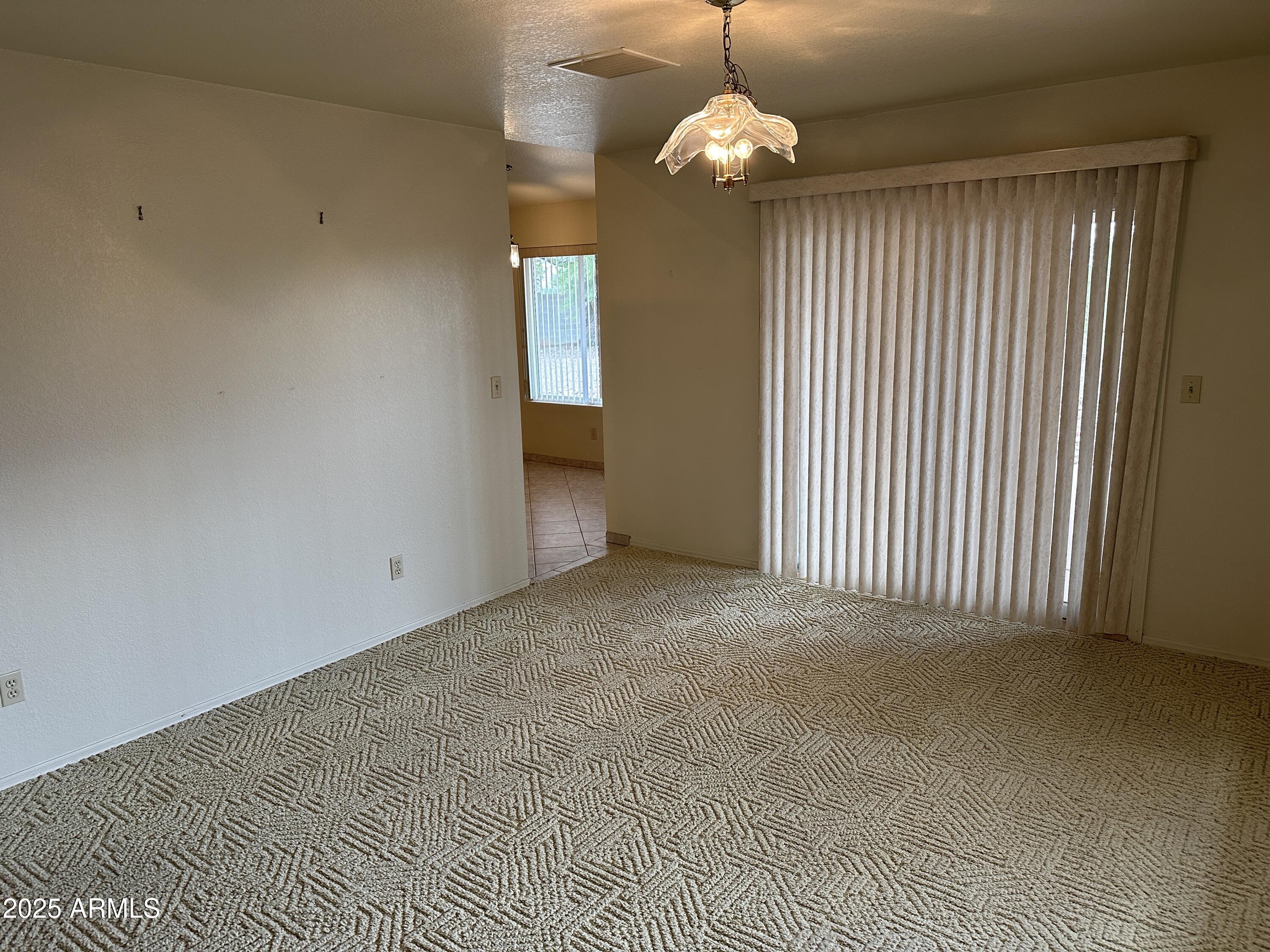 2413 S PLAYER Avenue