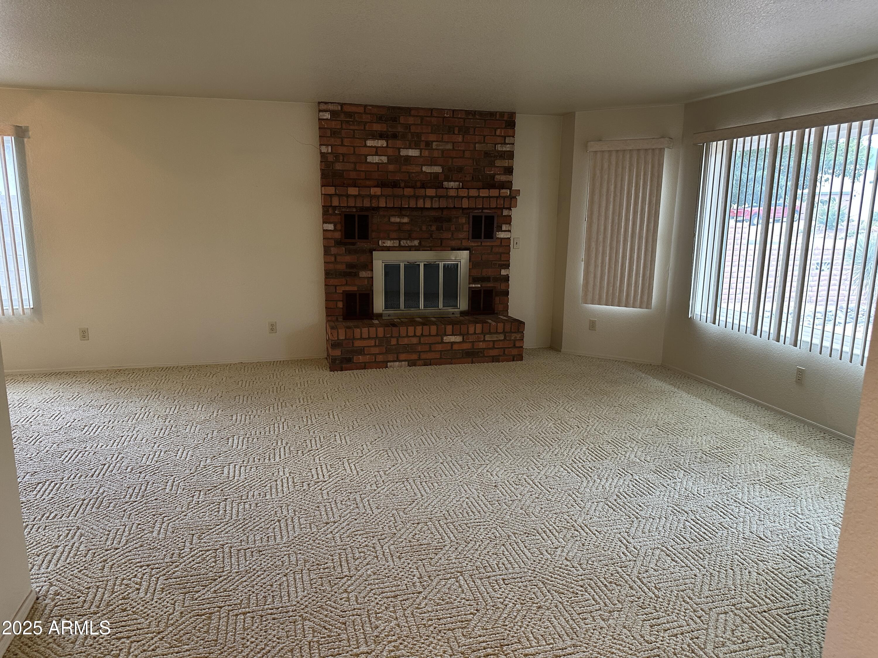 2413 S PLAYER Avenue