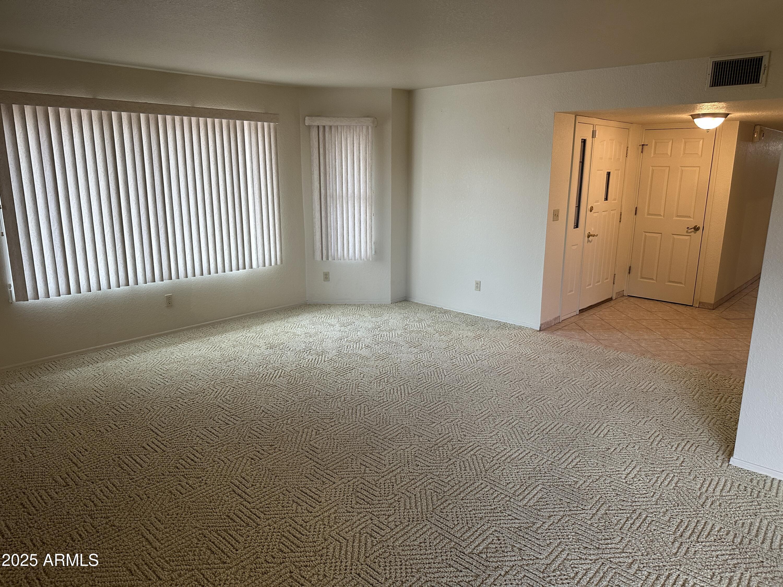 2413 S PLAYER Avenue