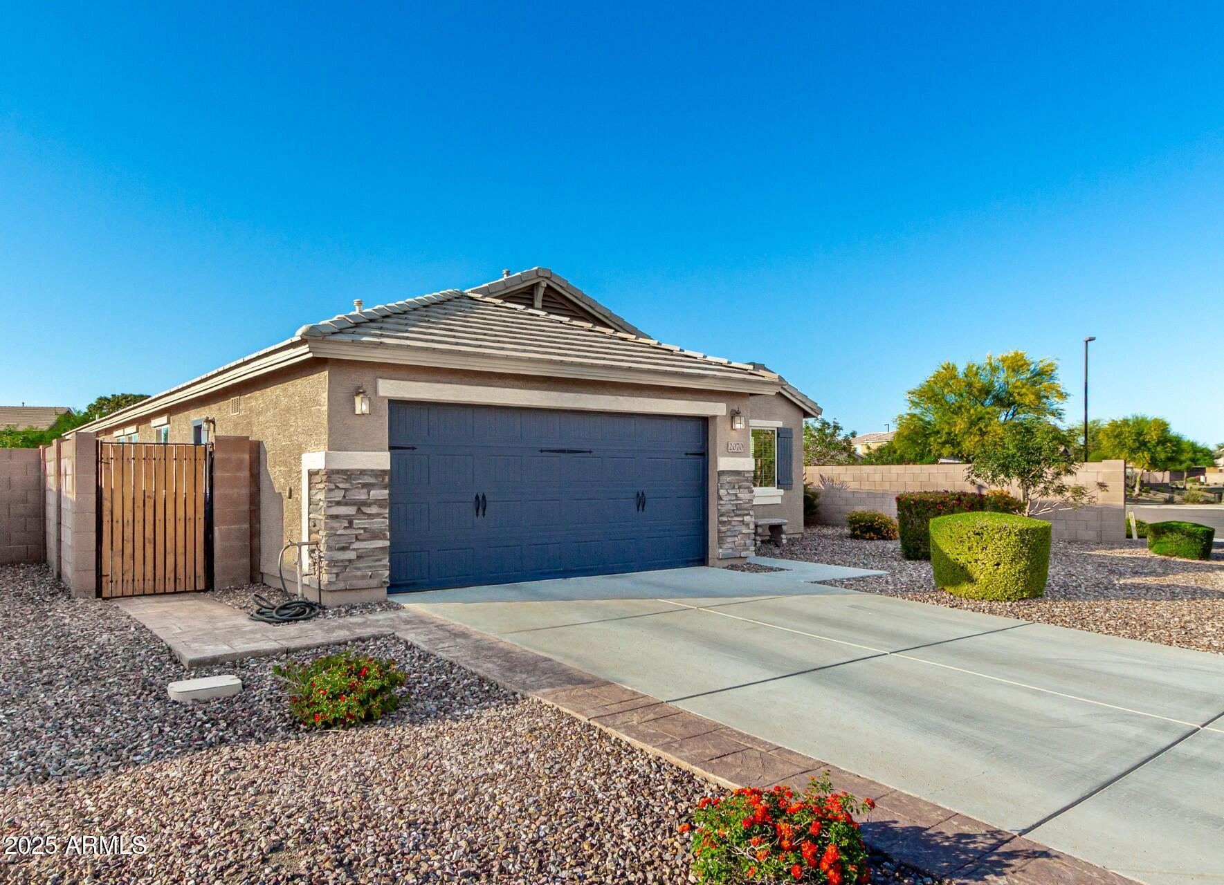 2070 E SADDLEBROOK Court