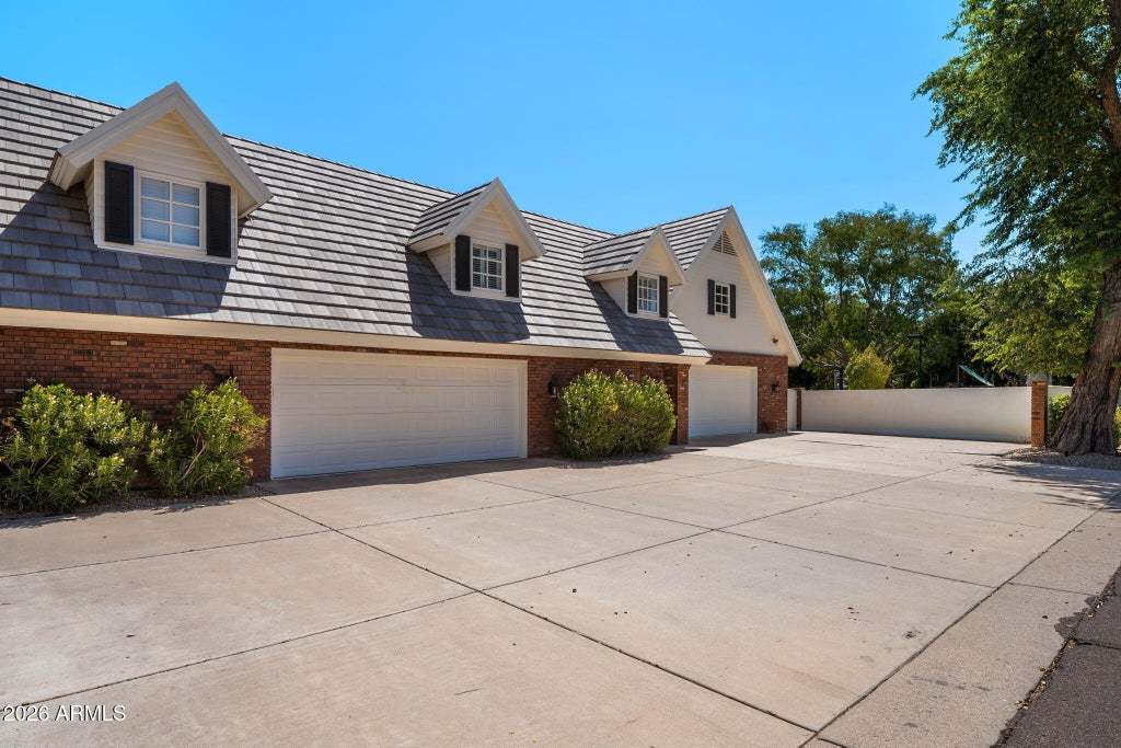Photo of 1001 E Caroline Lane, Tempe, AZ 85284 (MLS # 7087550)