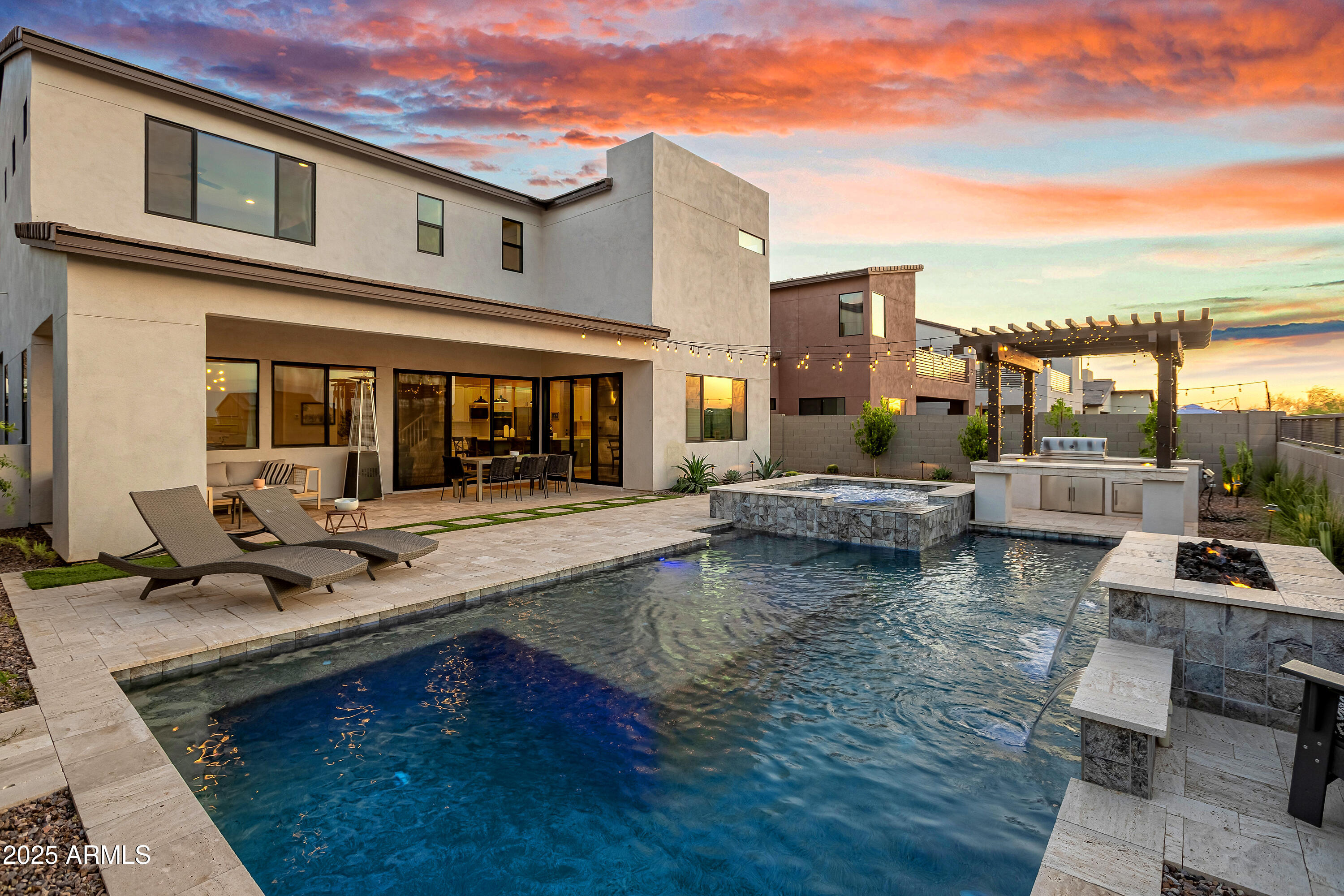 Homes 3 826 E BUIST Avenue