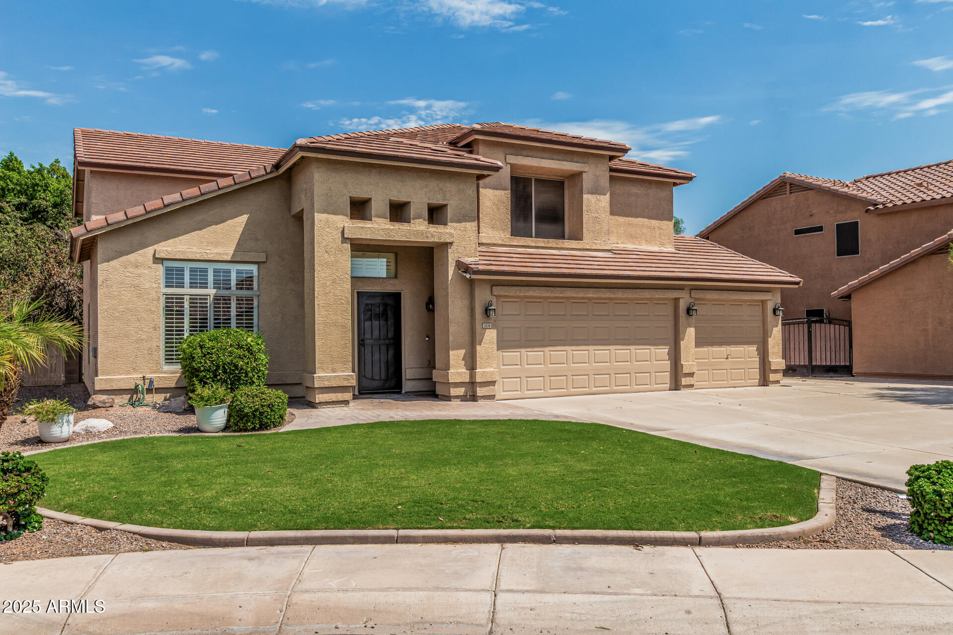 1038 E HARRISON Court
