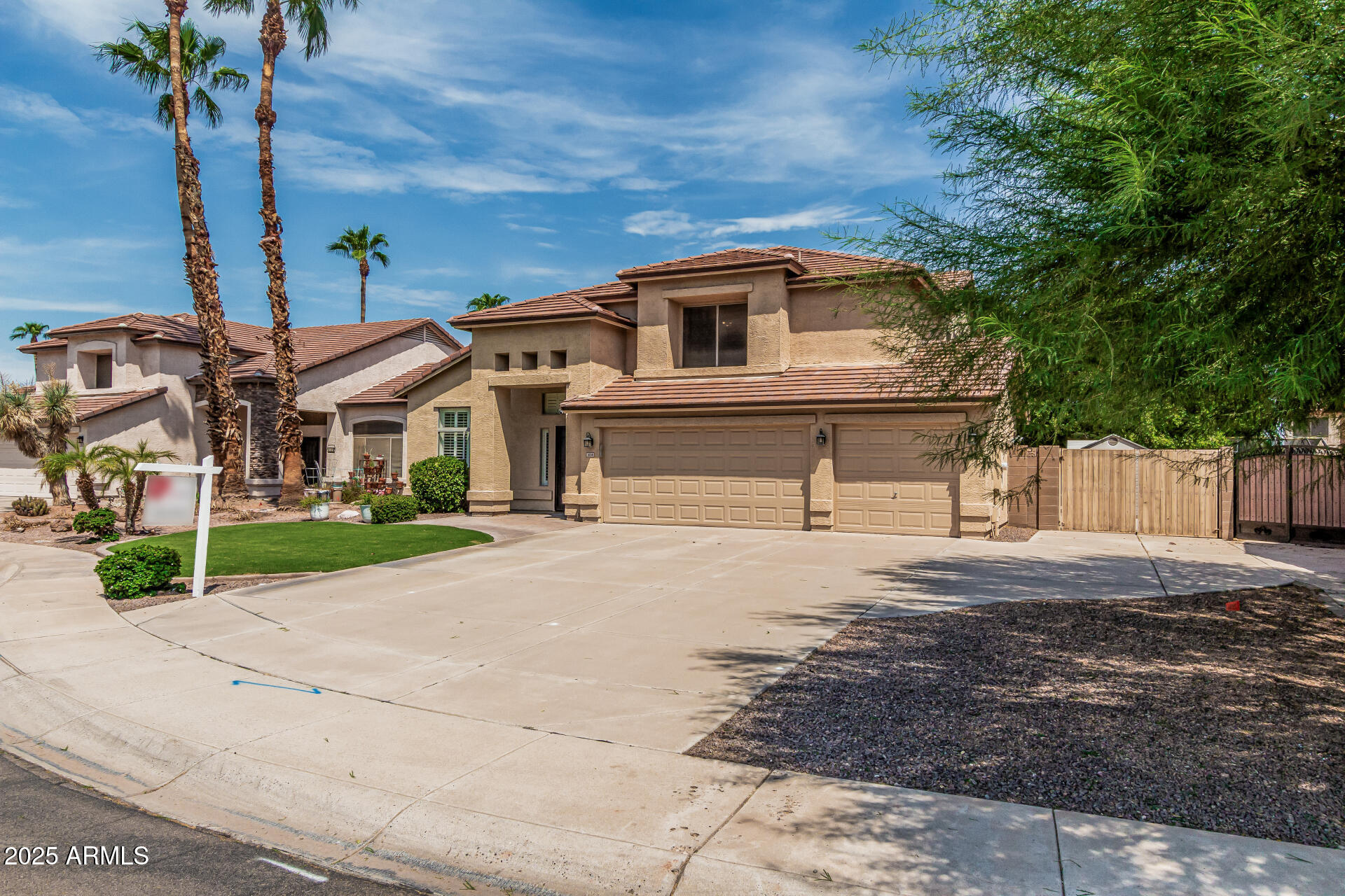 1038 E HARRISON Court