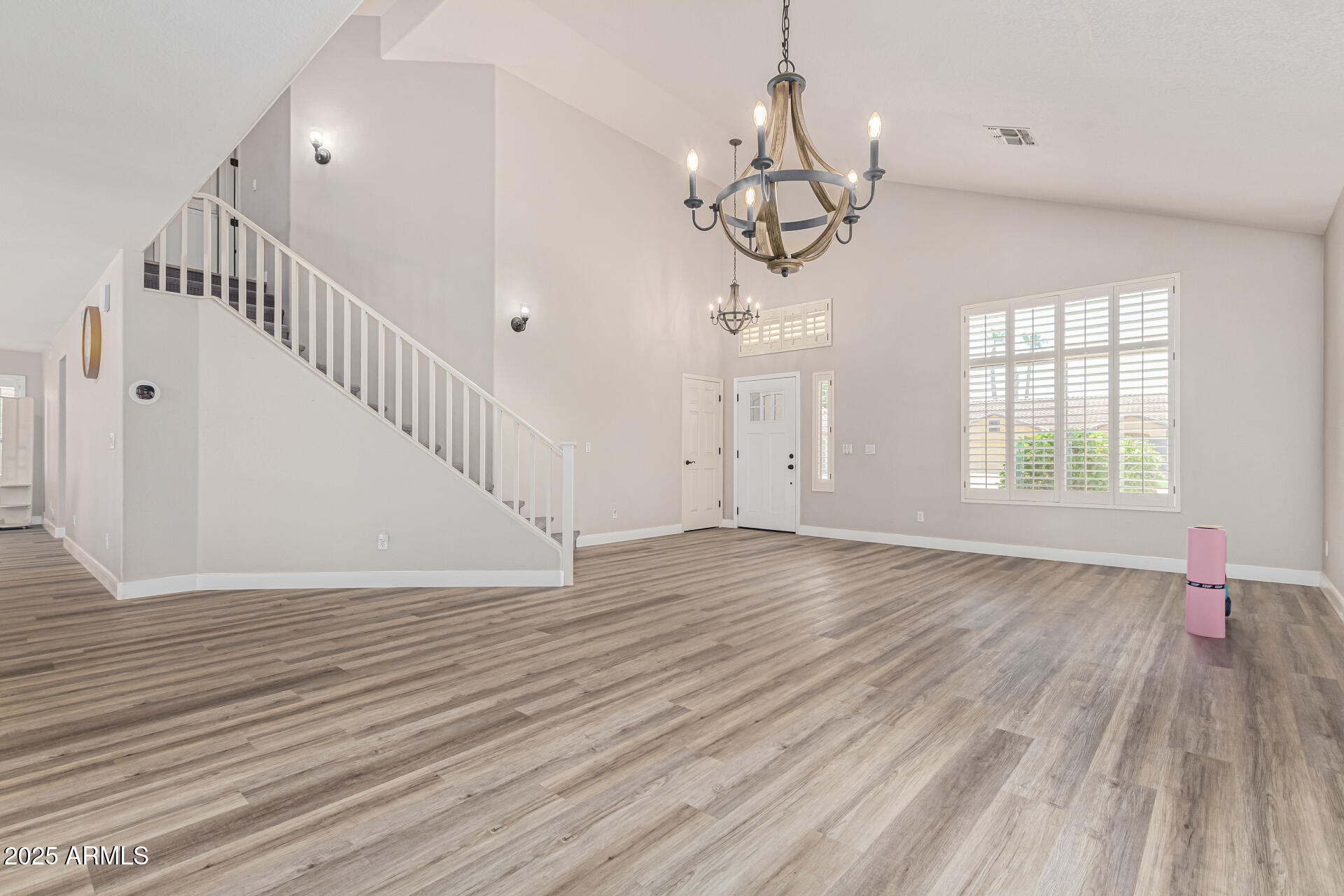 1038 E HARRISON Court