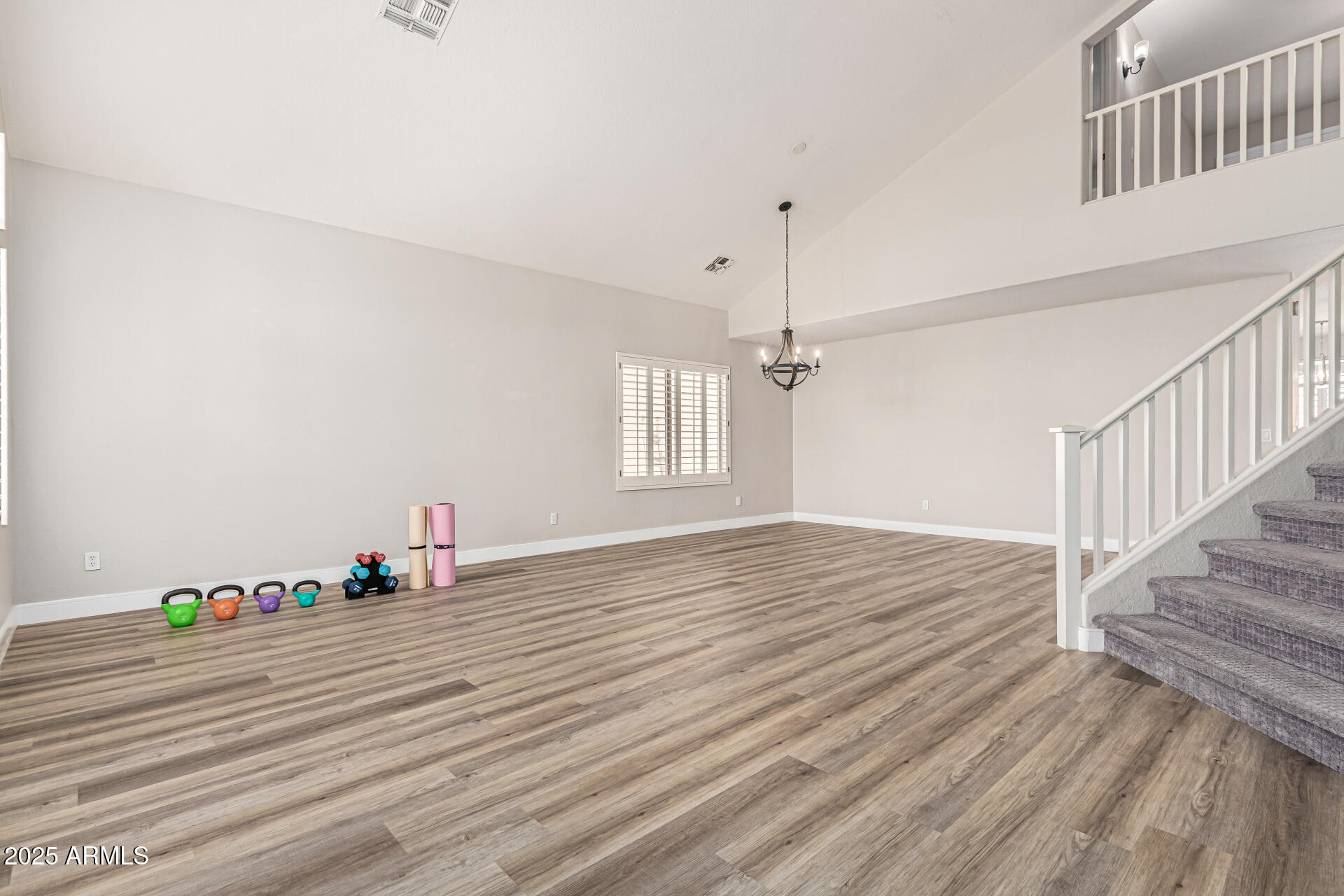 1038 E HARRISON Court