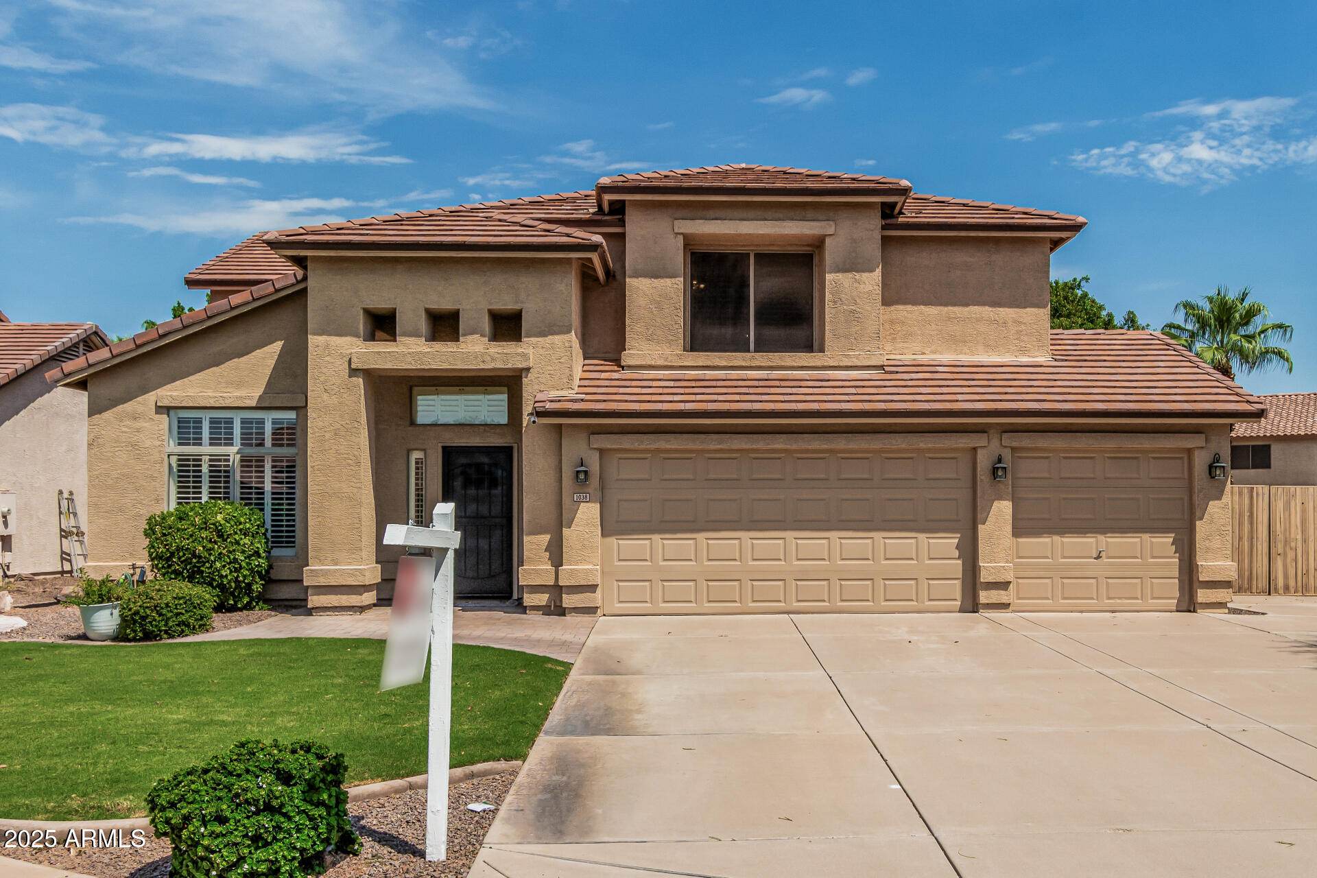 1038 E HARRISON Court