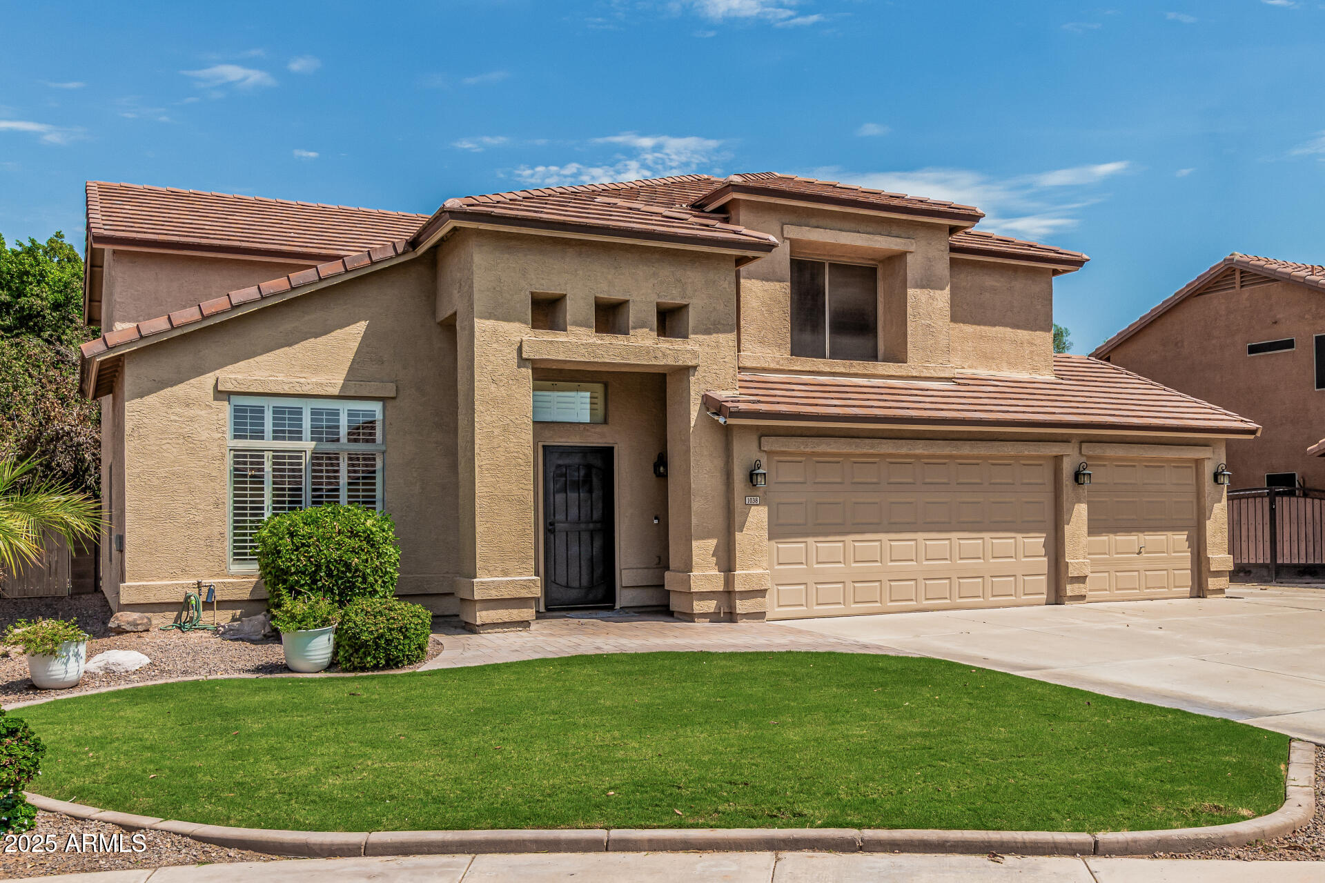 1038 E HARRISON Court