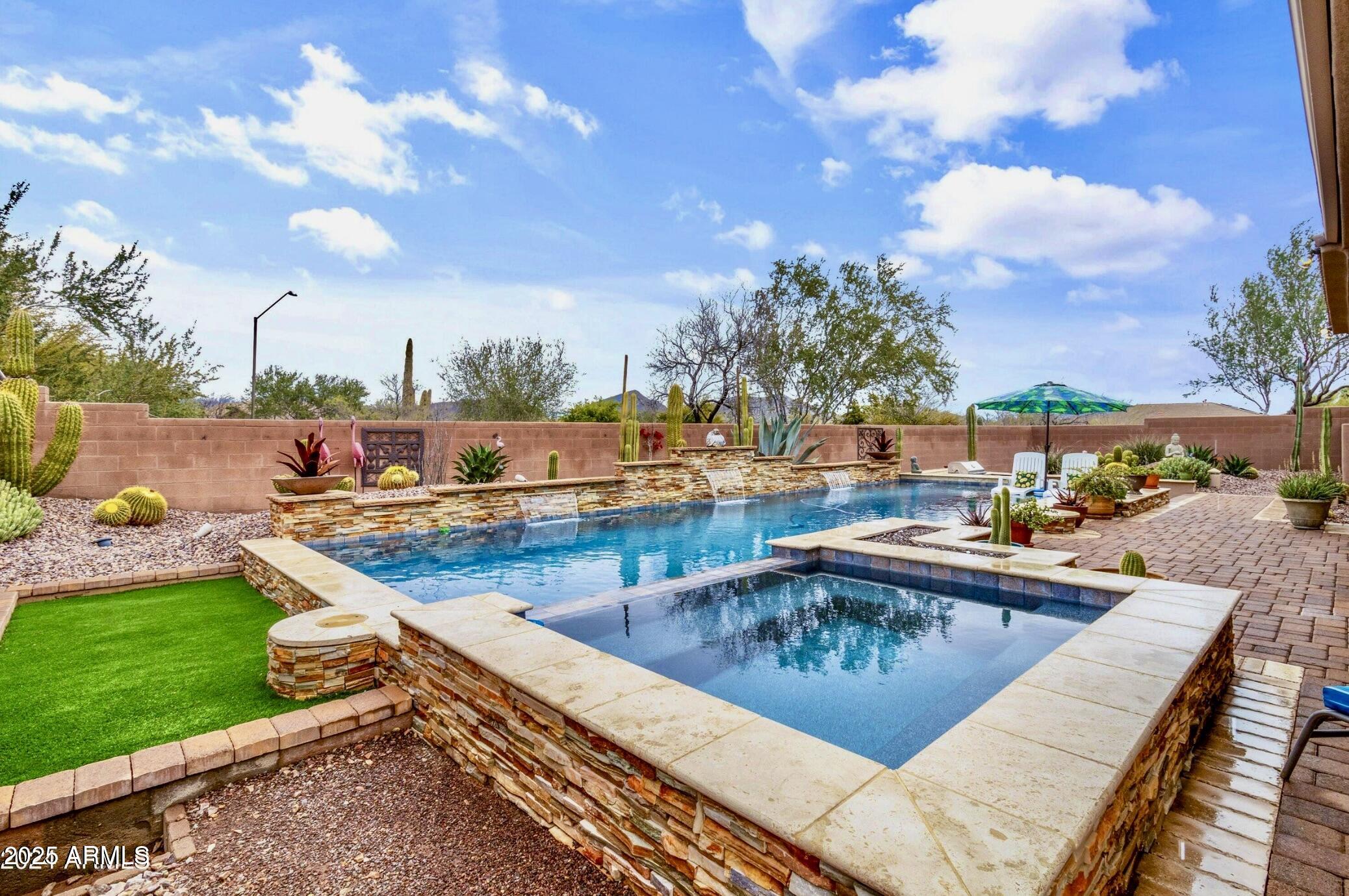 Anthem, Arizona 85086, United States, 4 Bedrooms Bedrooms, ,4 BathroomsBathrooms,Residential,Pending,24087