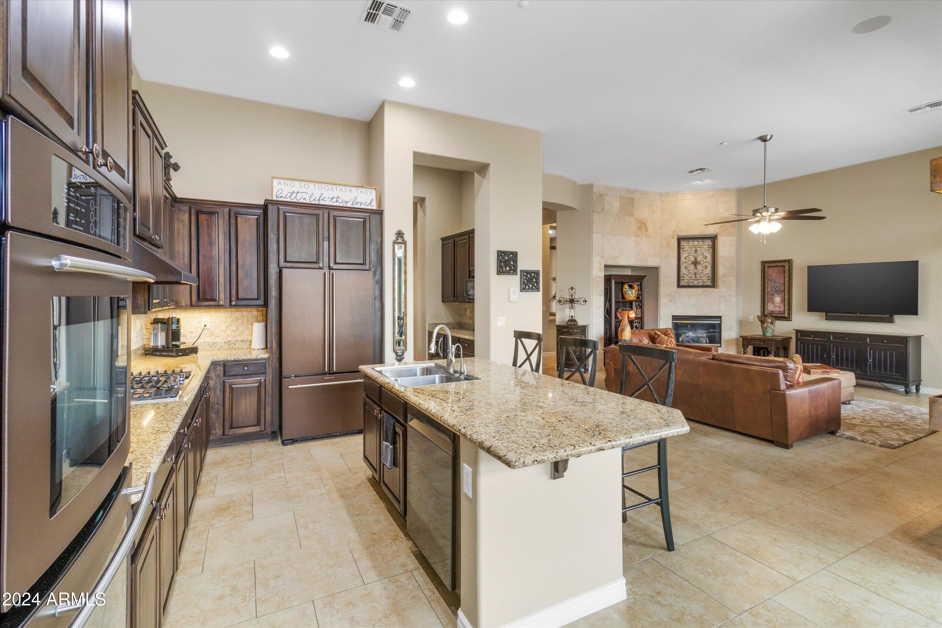 Anthem, Arizona 85086, United States, 4 Bedrooms Bedrooms, ,4 BathroomsBathrooms,Residential,Pending,24087