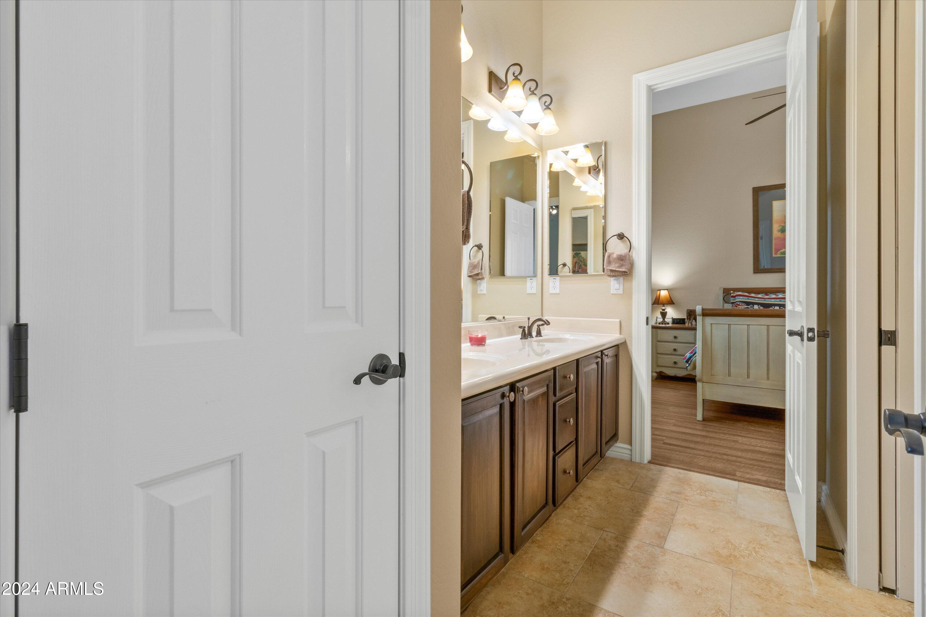 Anthem, Arizona 85086, United States, 4 Bedrooms Bedrooms, ,4 BathroomsBathrooms,Residential,Pending,24087