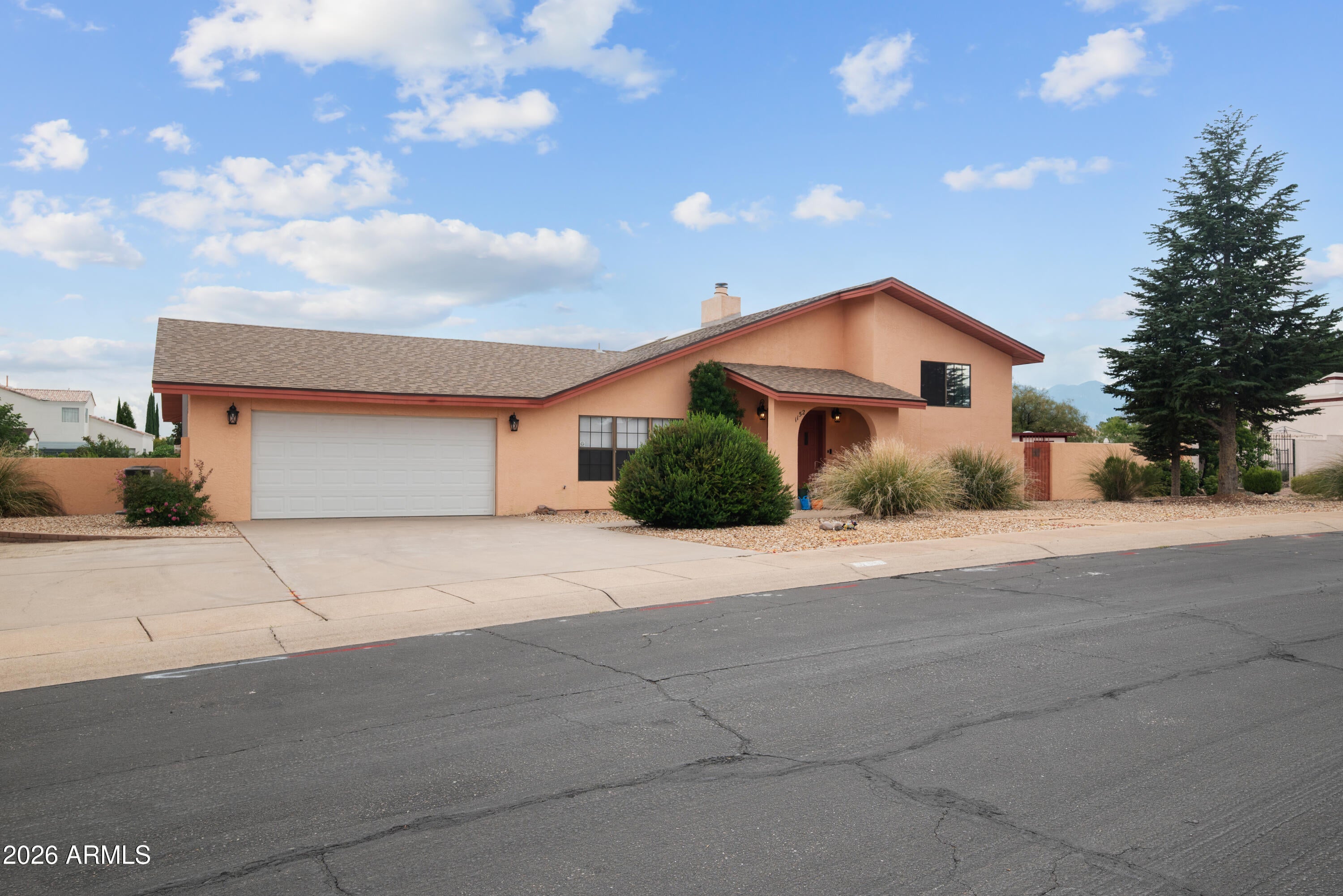 1152 EXETER Drive