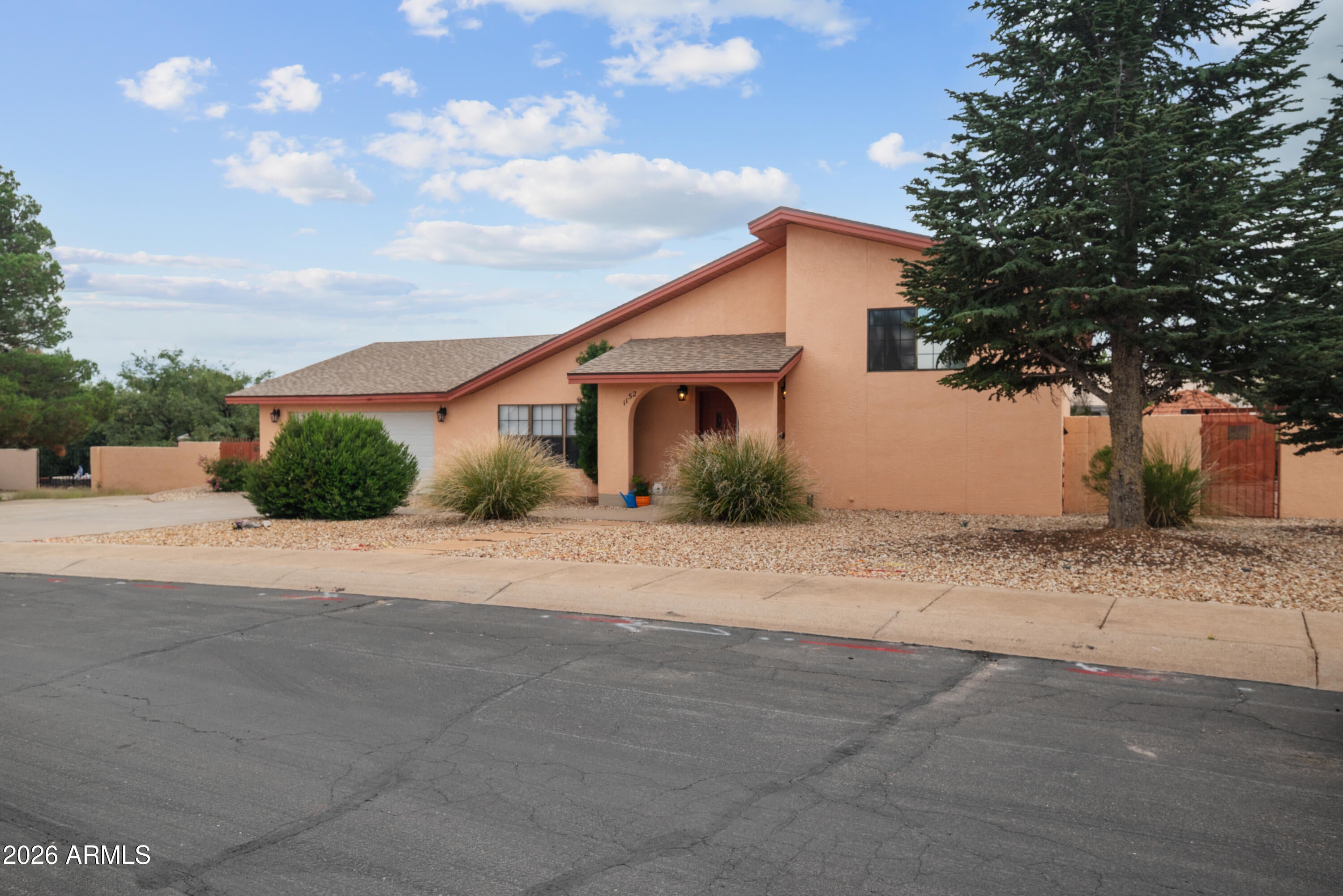 1152 EXETER Drive