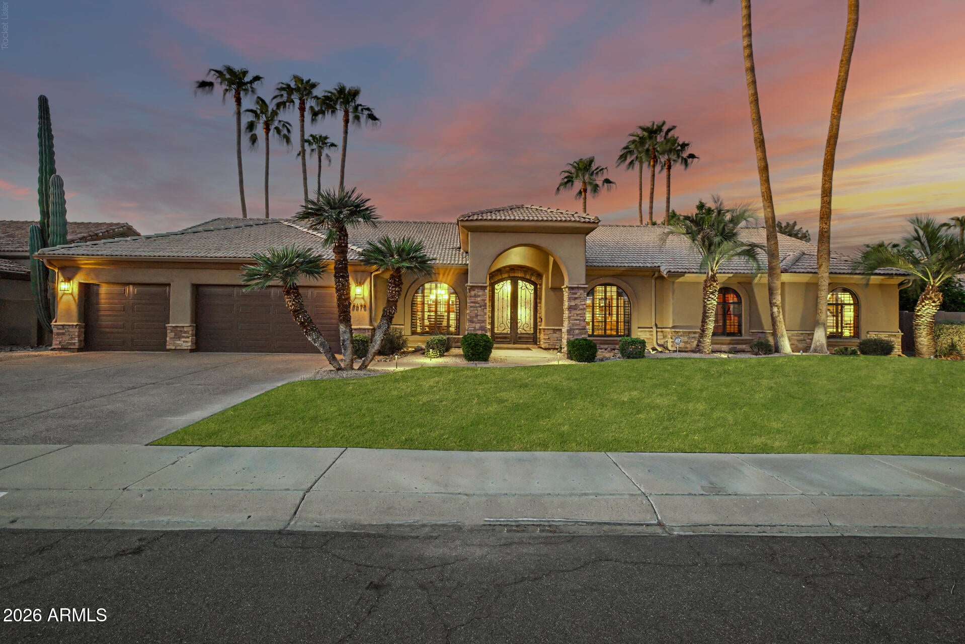 8678 E WINDROSE Drive