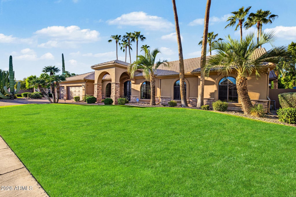Photo of 8678 E Windrose Drive, Scottsdale, AZ 85260 (MLS # 7089188)