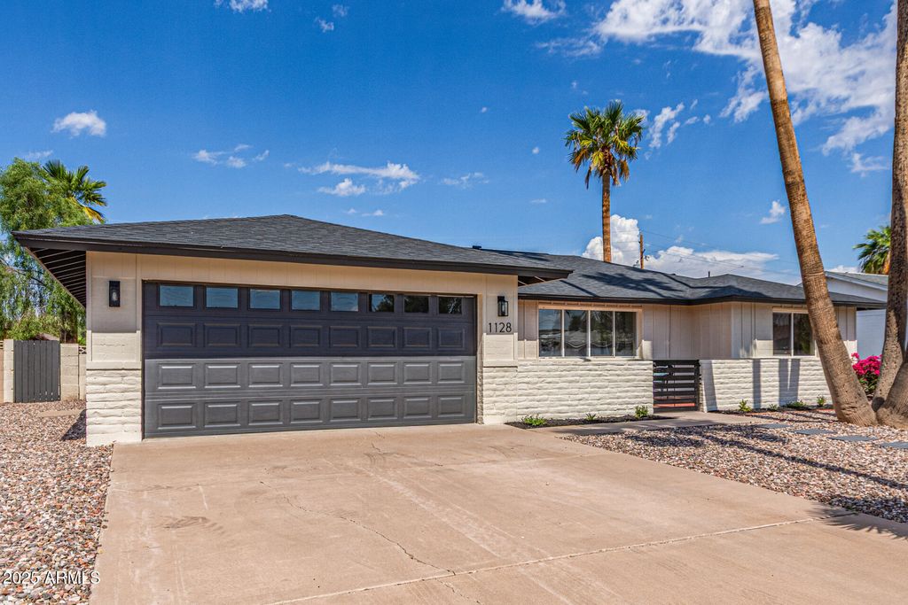 Photo of 1128 E Malibu Drive, Tempe, AZ 85282 (MLS # 6925849)