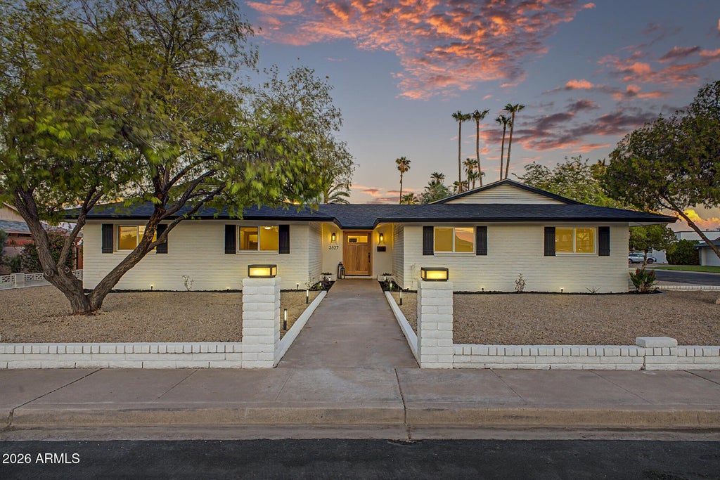 Photo of 3527 S Oak Street, Tempe, AZ 85282 (MLS # 7087789)
